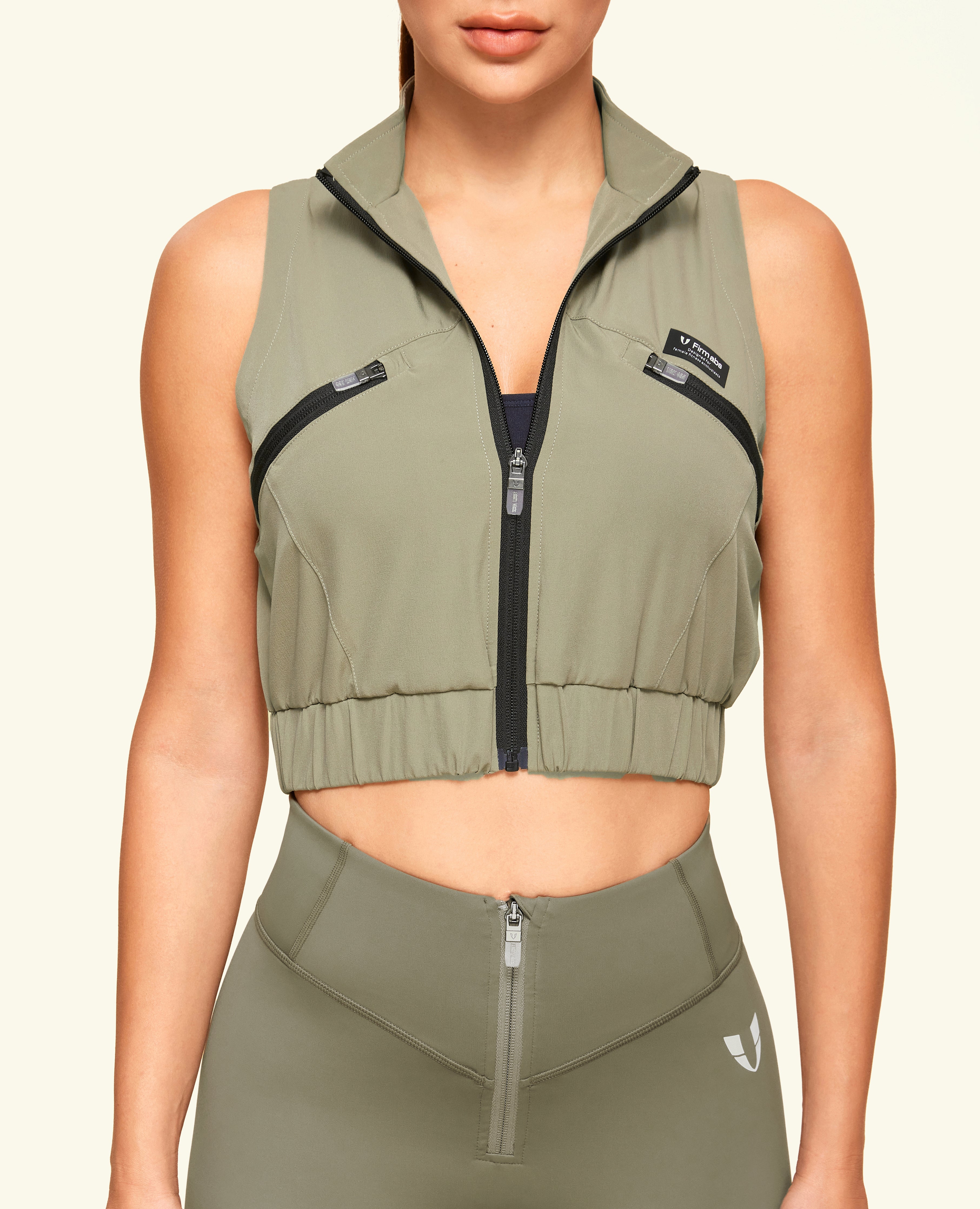 Active Core Cropped Vest - Armeegrün