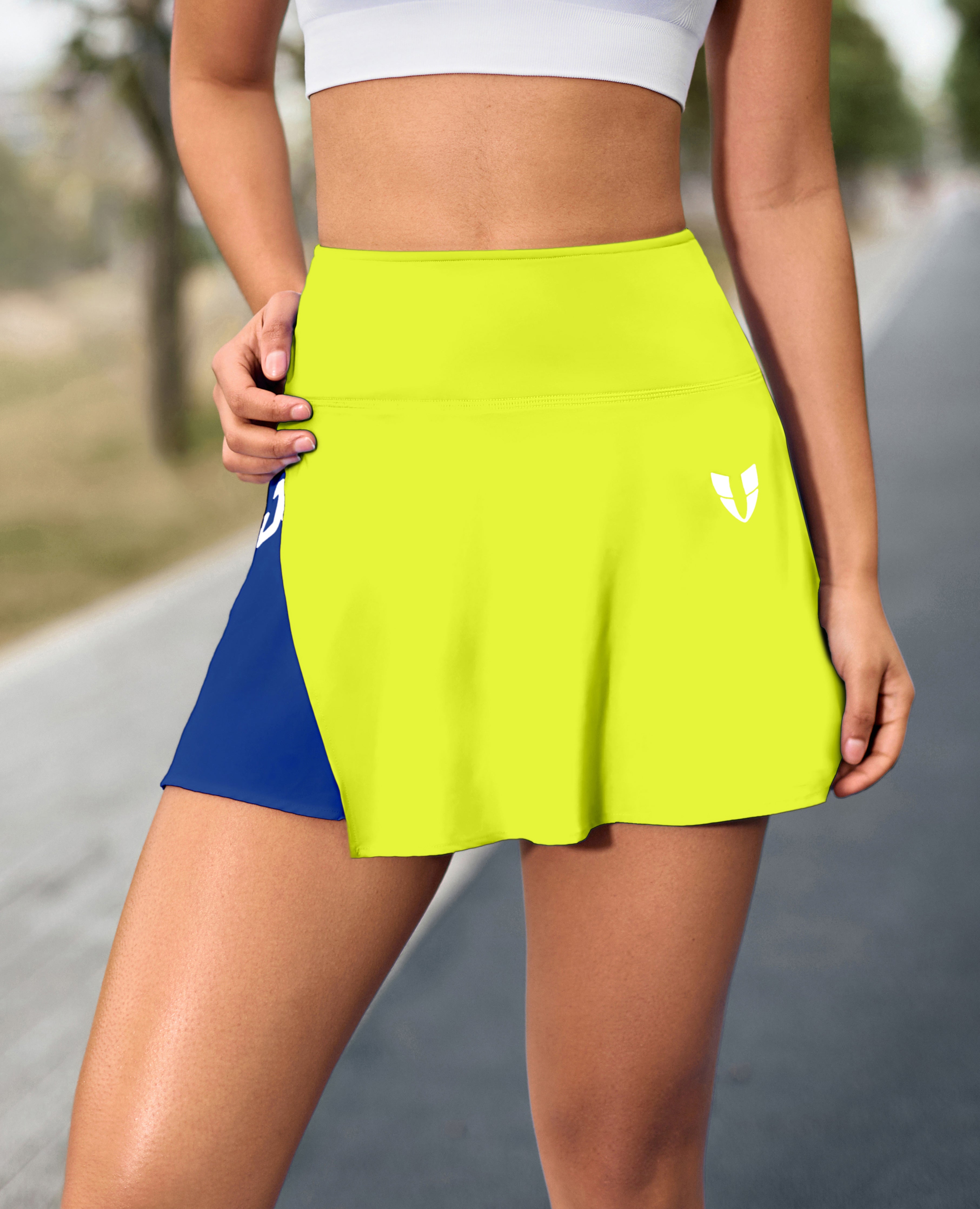 Falda deportiva de contraste con bolsillo trasero - azul y amarillo