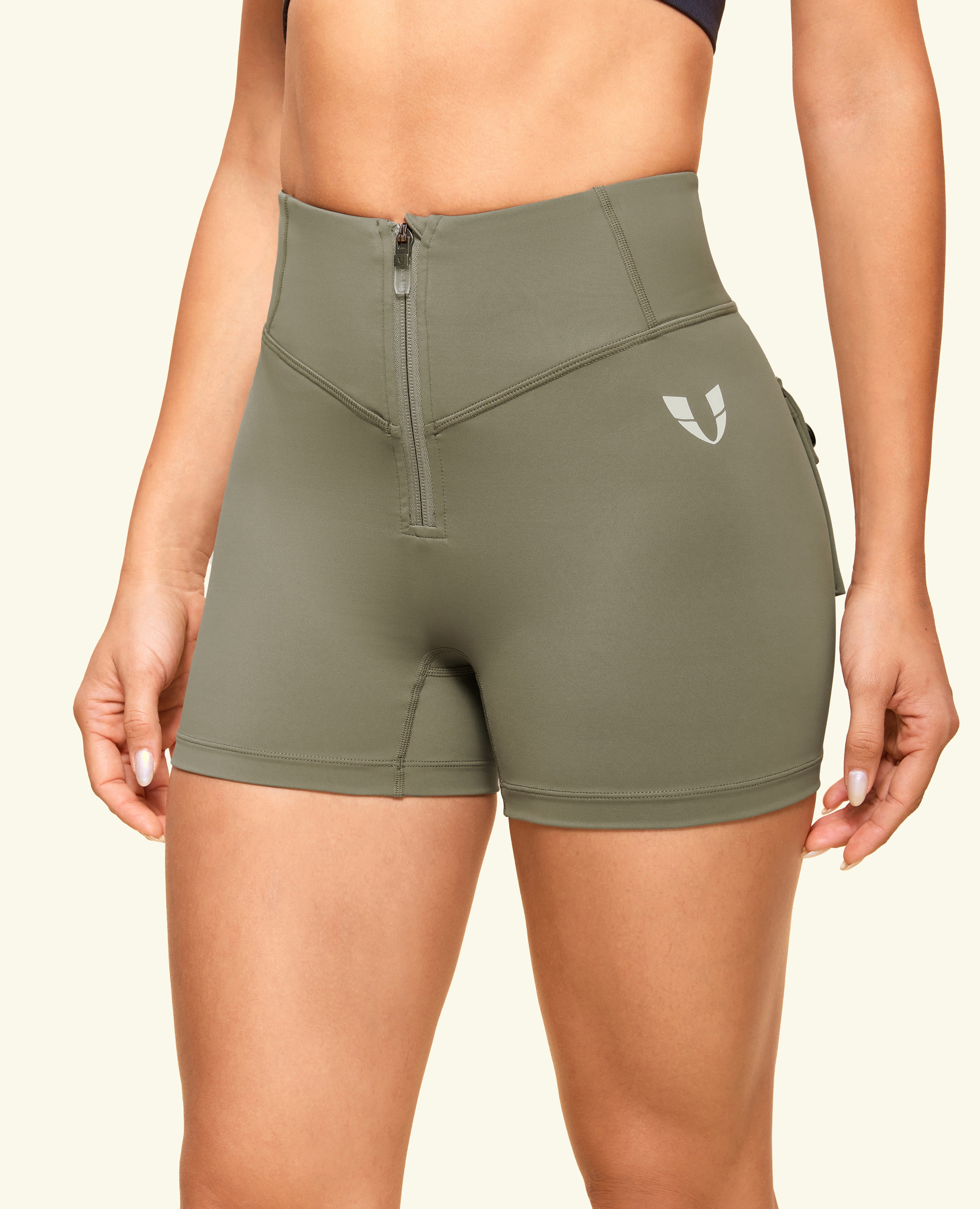 Zip Front Pocket Shorts - Armeegrün