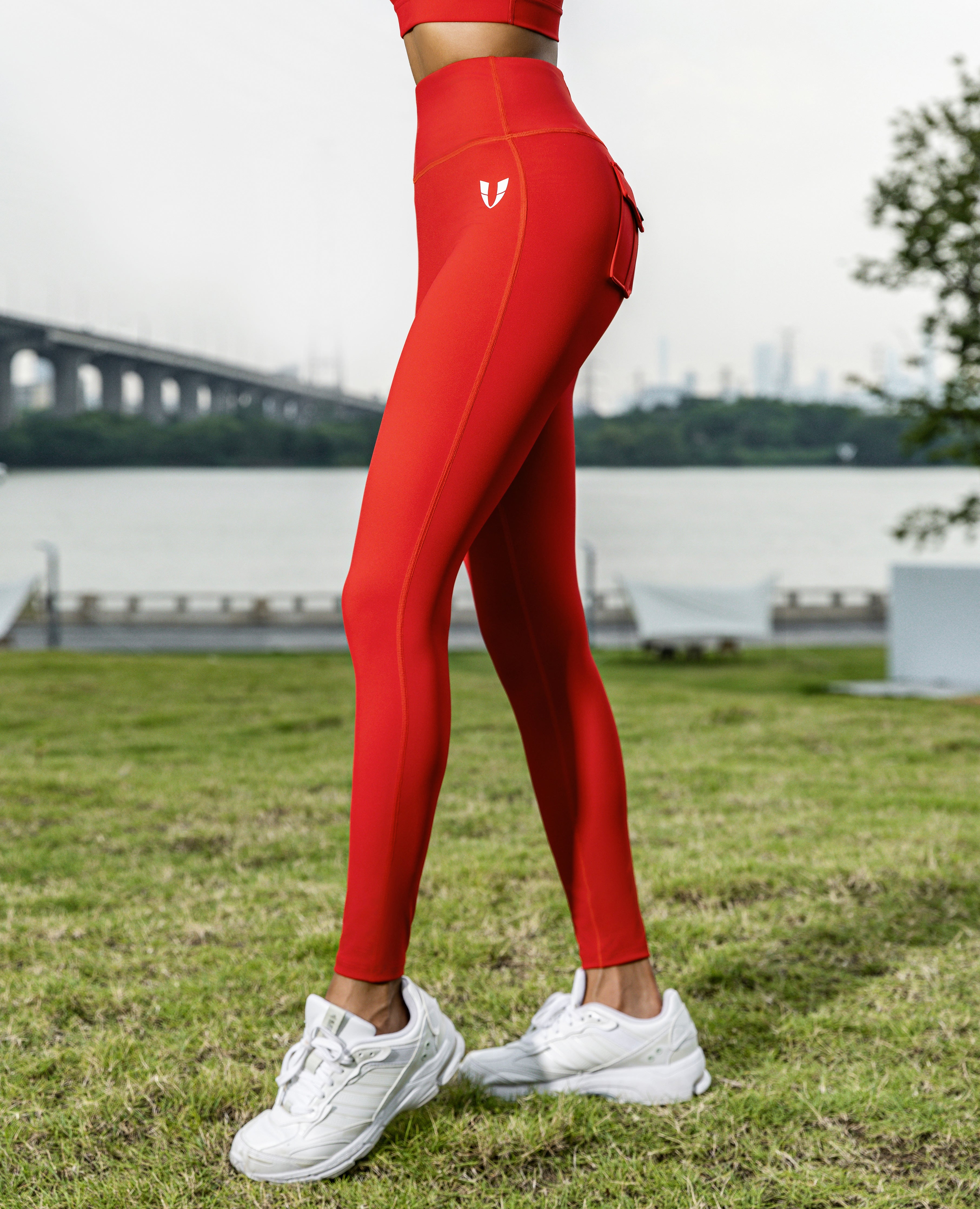 Leggings de cargaison ceinturés puissants - rouge