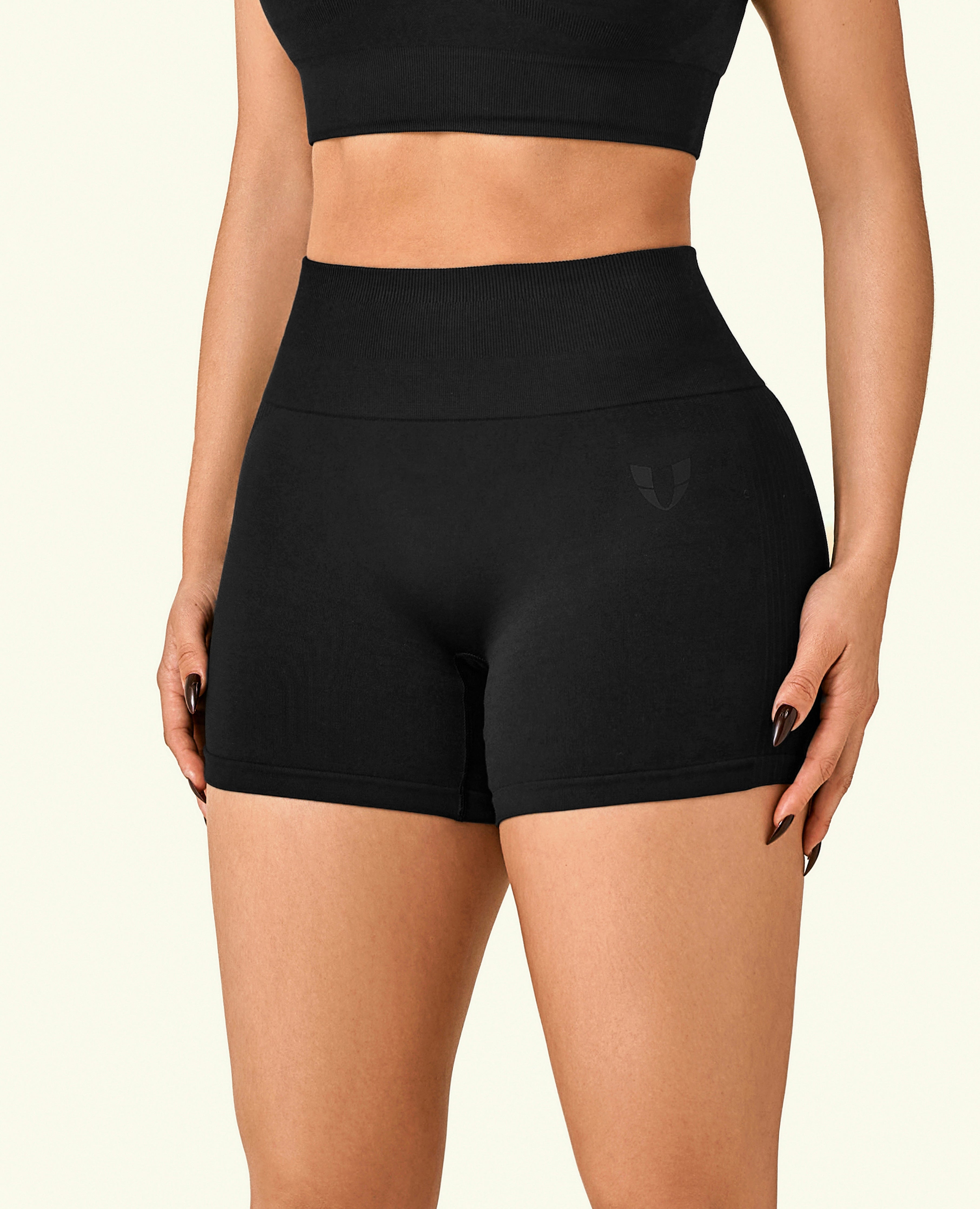 Shorts hauts à taille serrée - noir