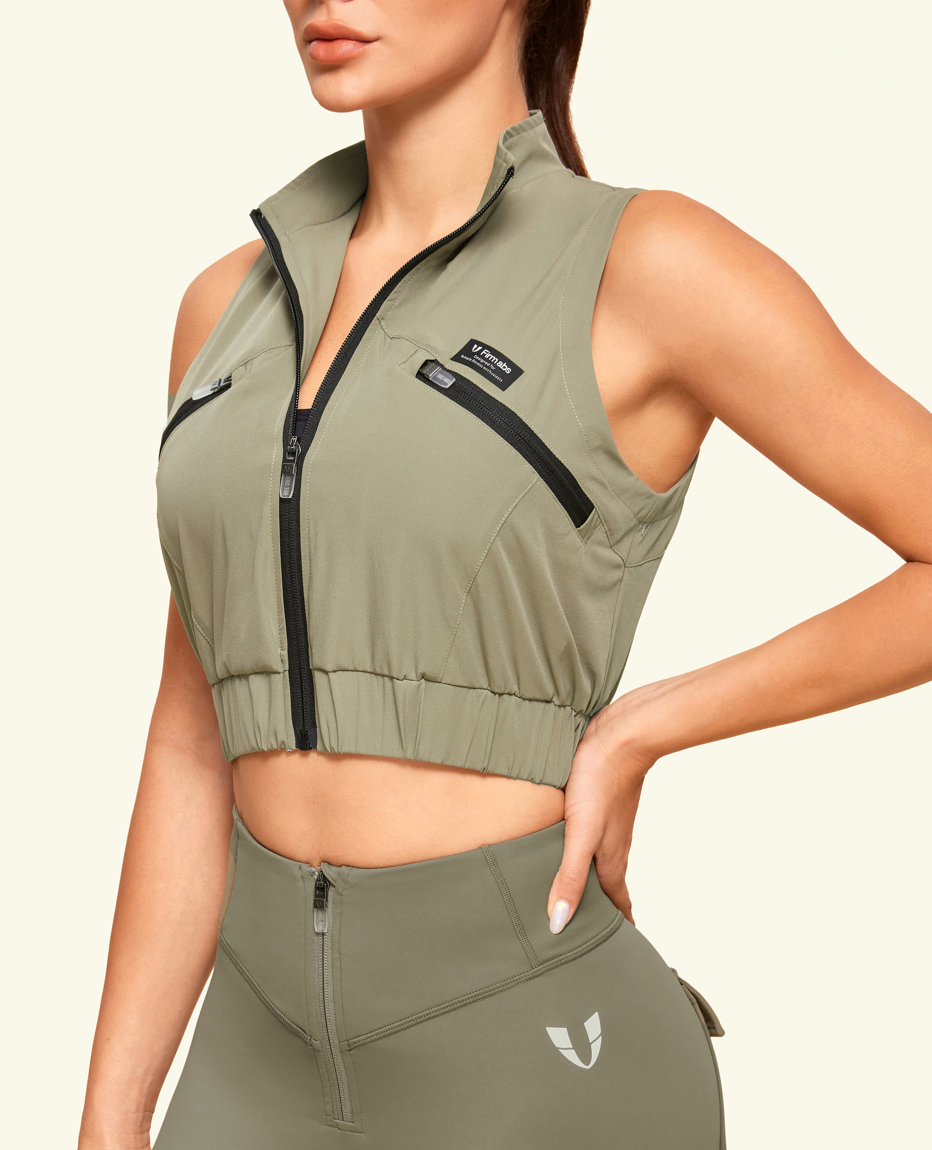 Active Core Cropped Vest - Armeegrün