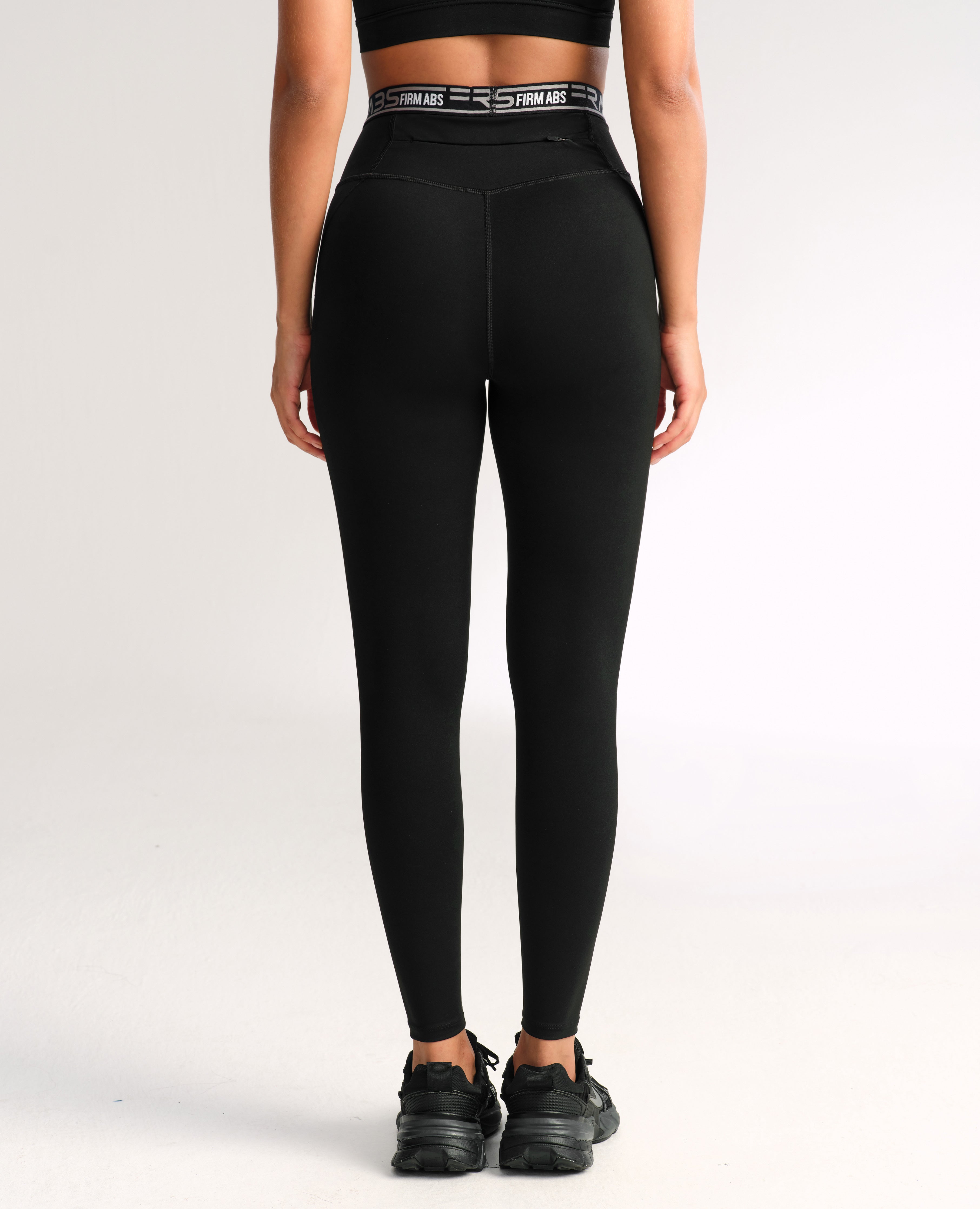 High-Waist-Leggings mit Reißverschlusstasche hinten – Schwarz