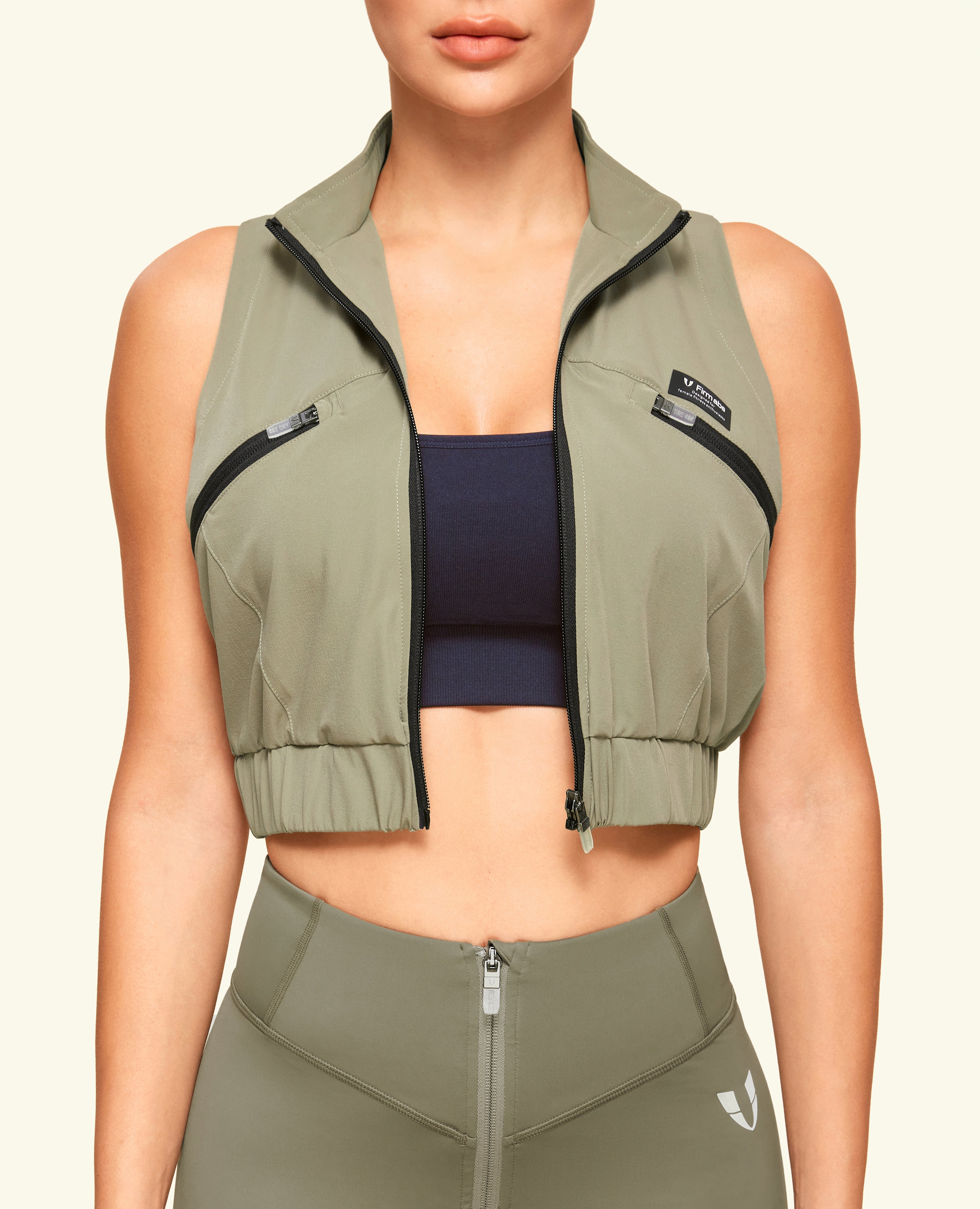 Active Core Cropped Vest - Armeegrün