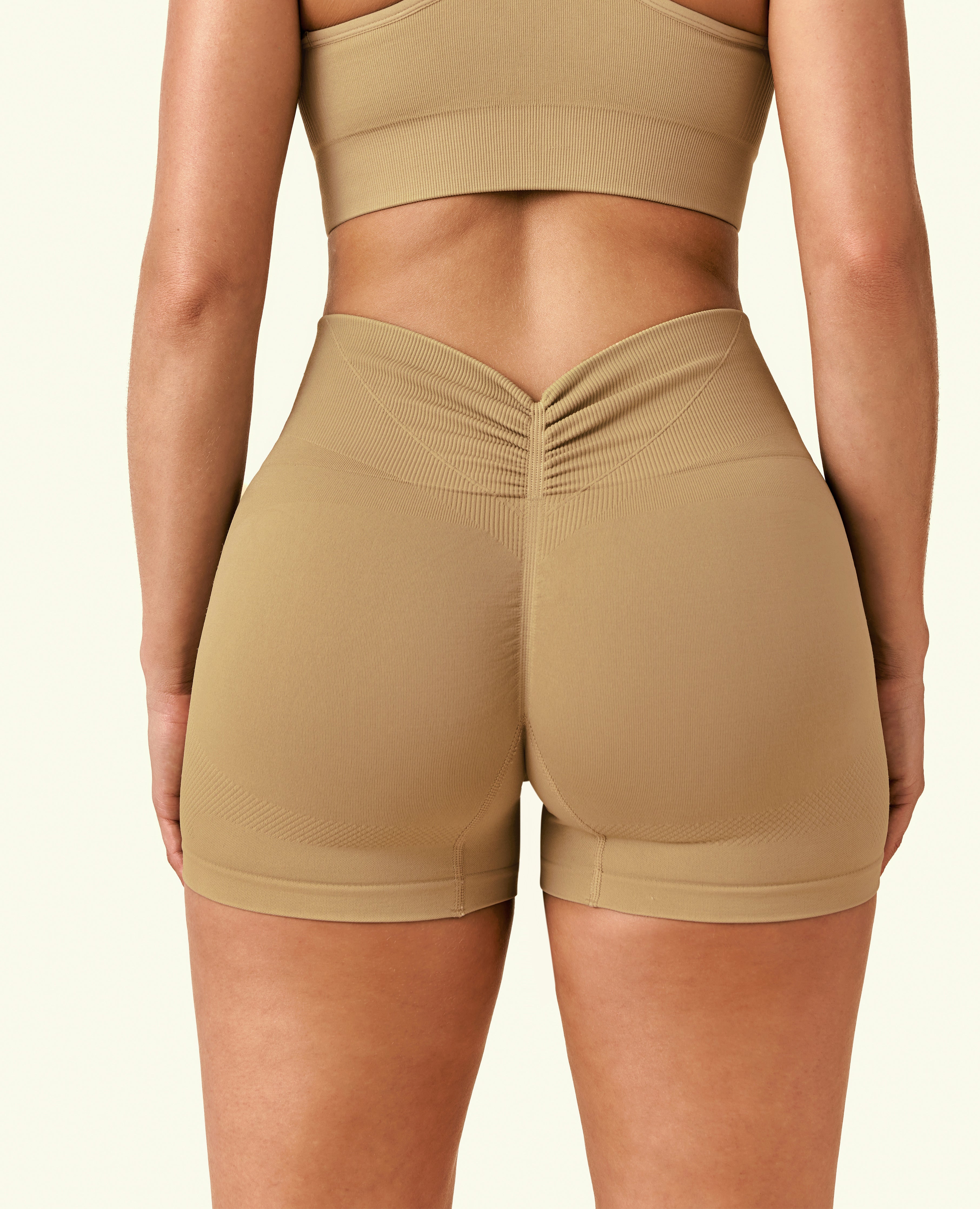 Force Scrunch Butt Shorts - Erdbraun