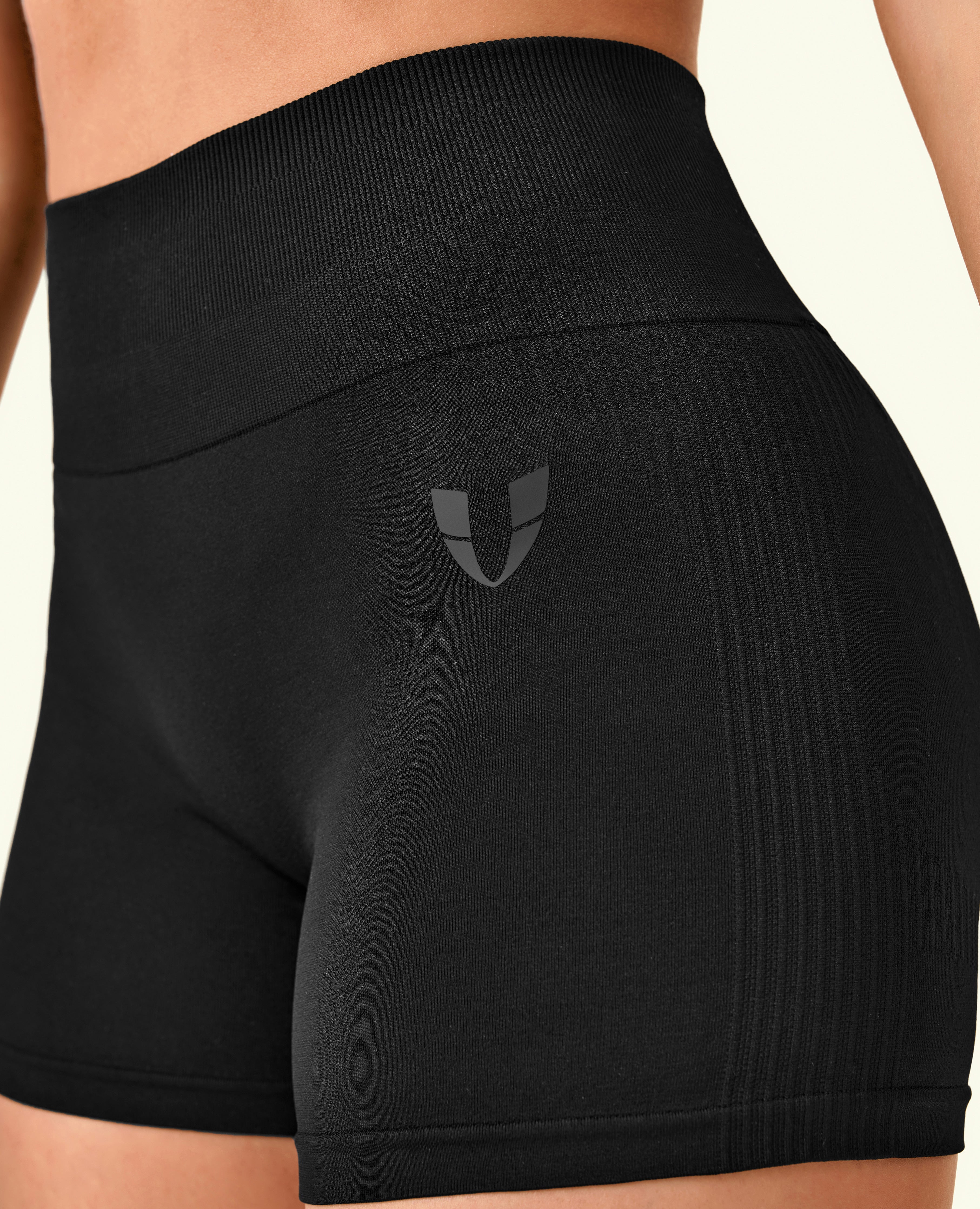 Shorts hauts à taille serrée - noir
