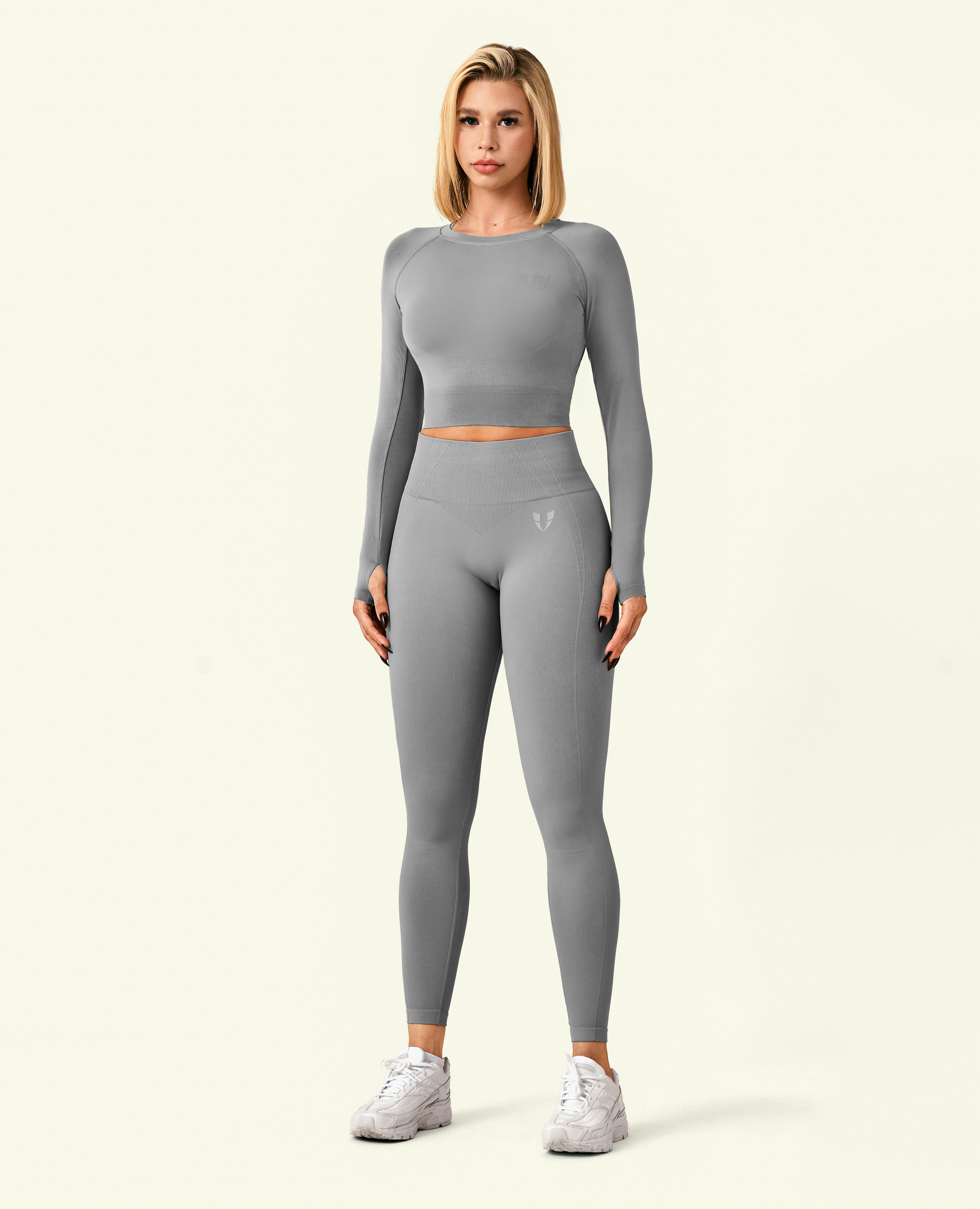 Hold Tight Cropped Long Sleeve T-Shirt - Zementgrau