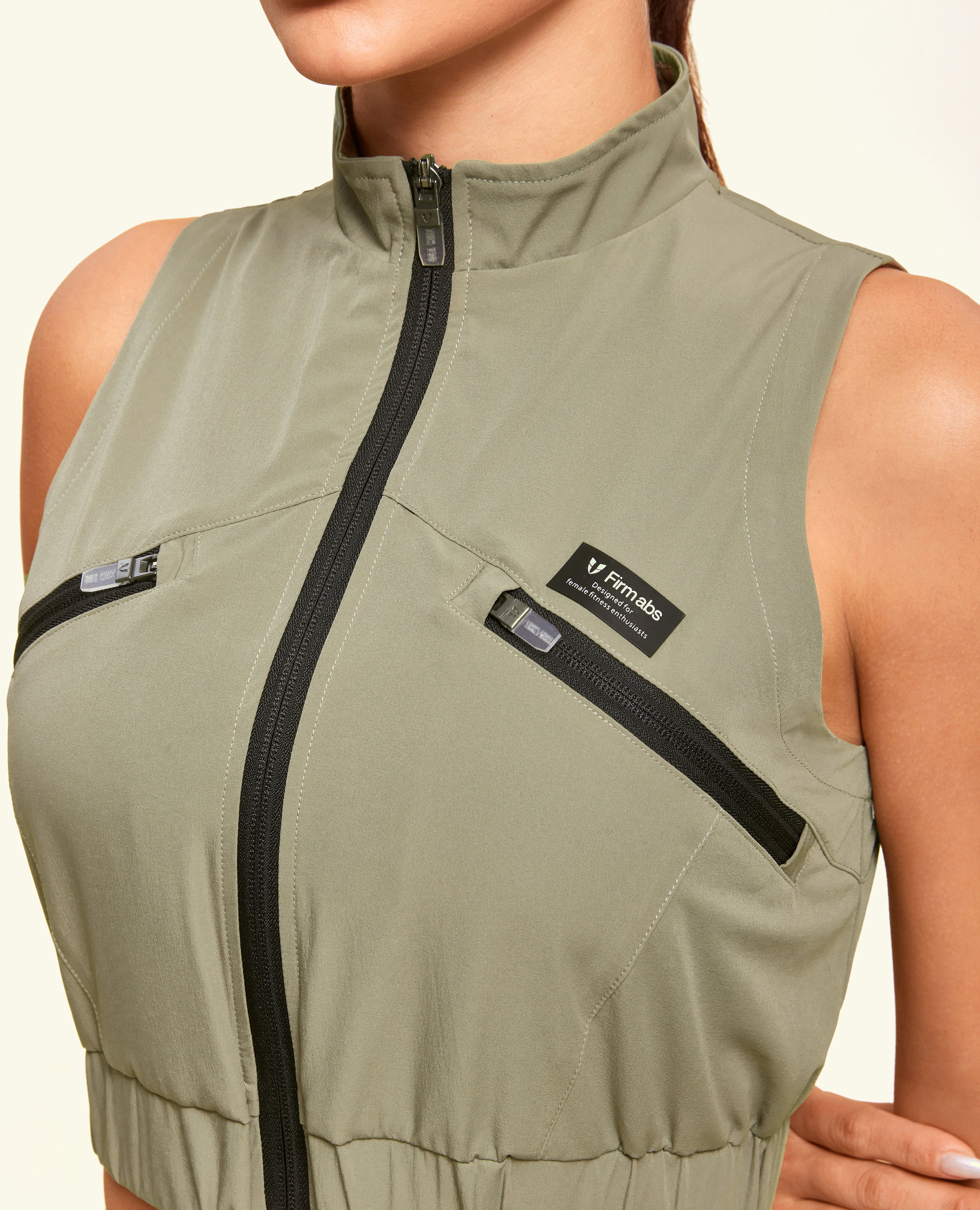 Active Core Cropped Vest - Armeegrün