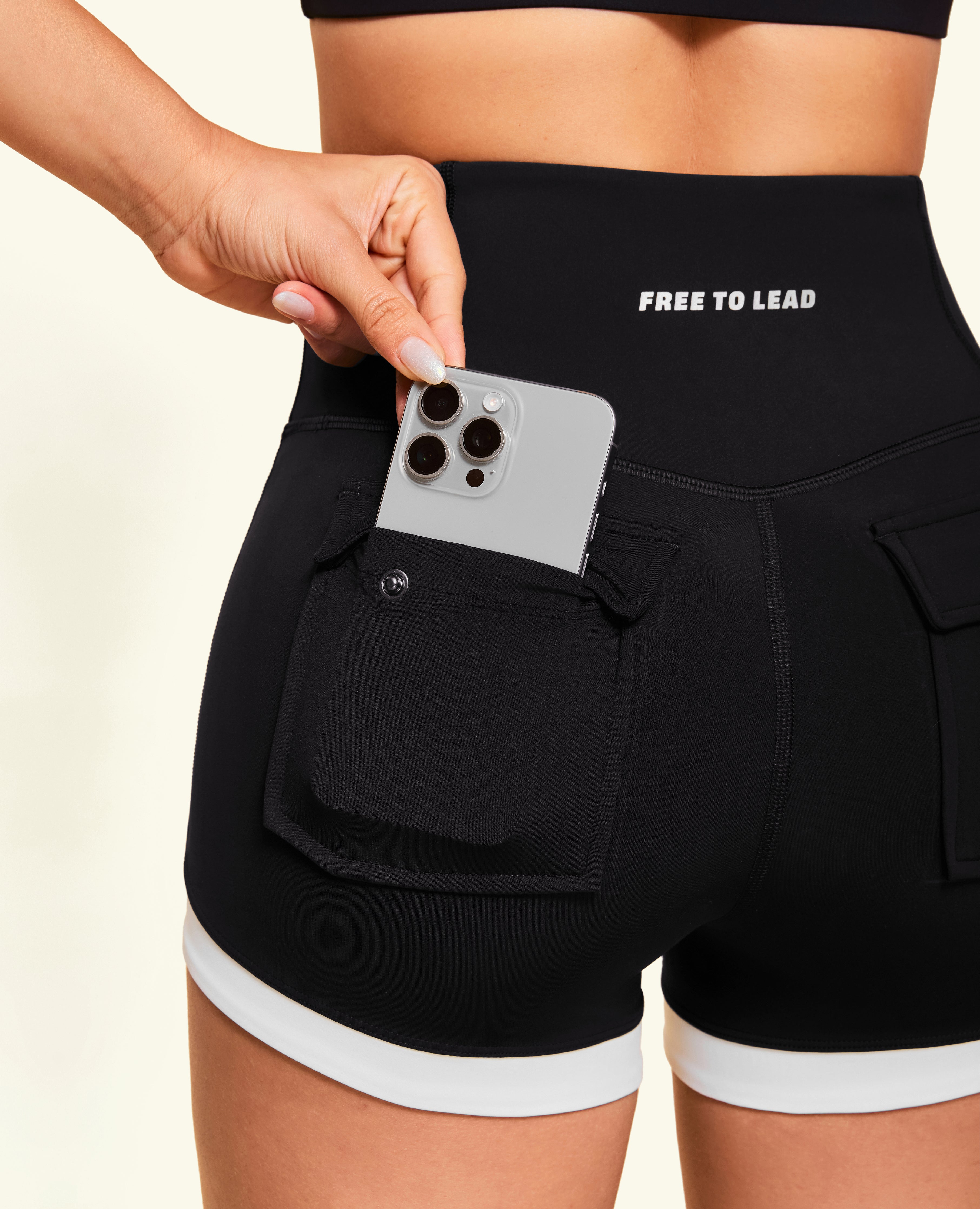 Everyday pocket high waist shorts - black