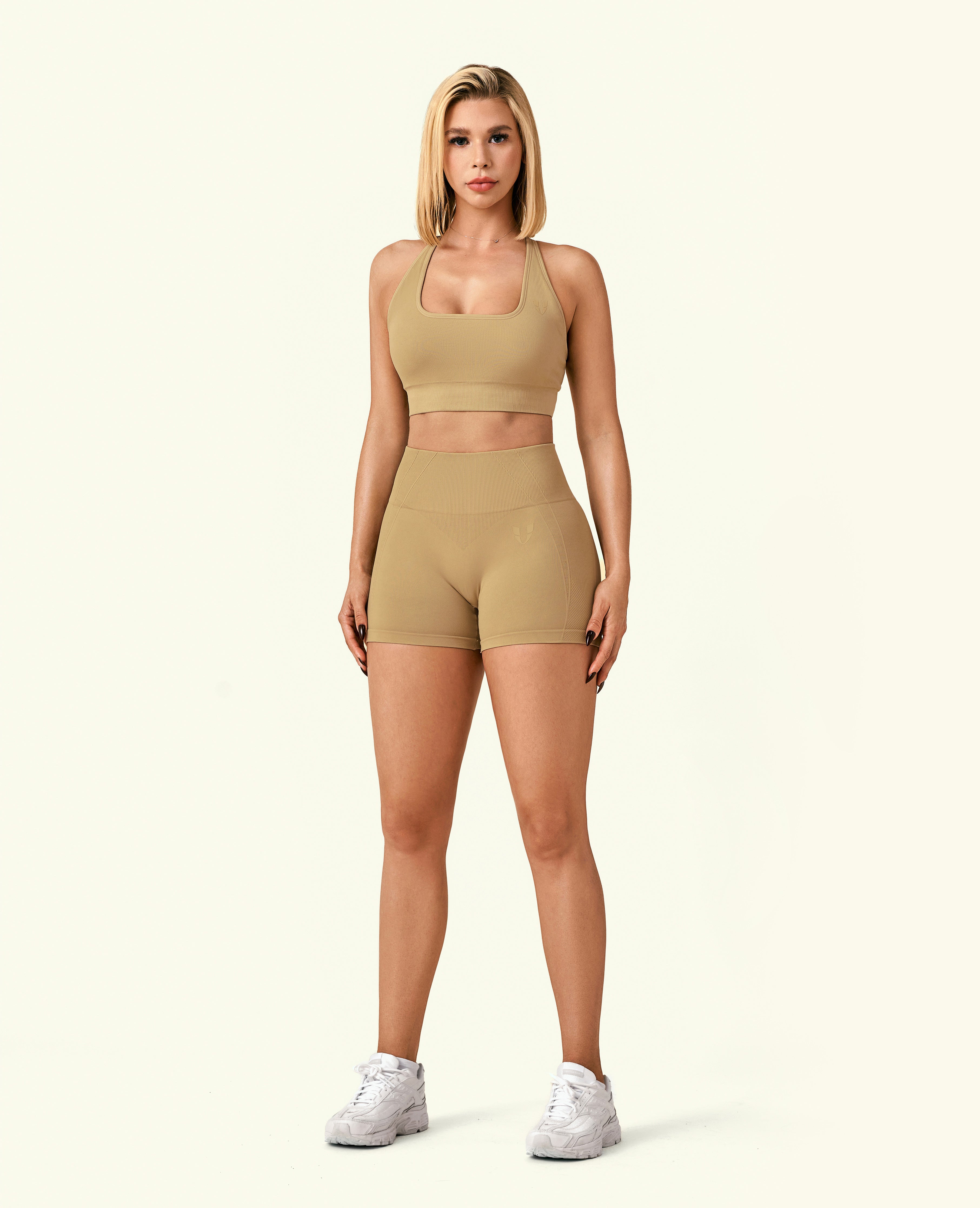 Force Scrunch Butt Shorts - Erdbraun