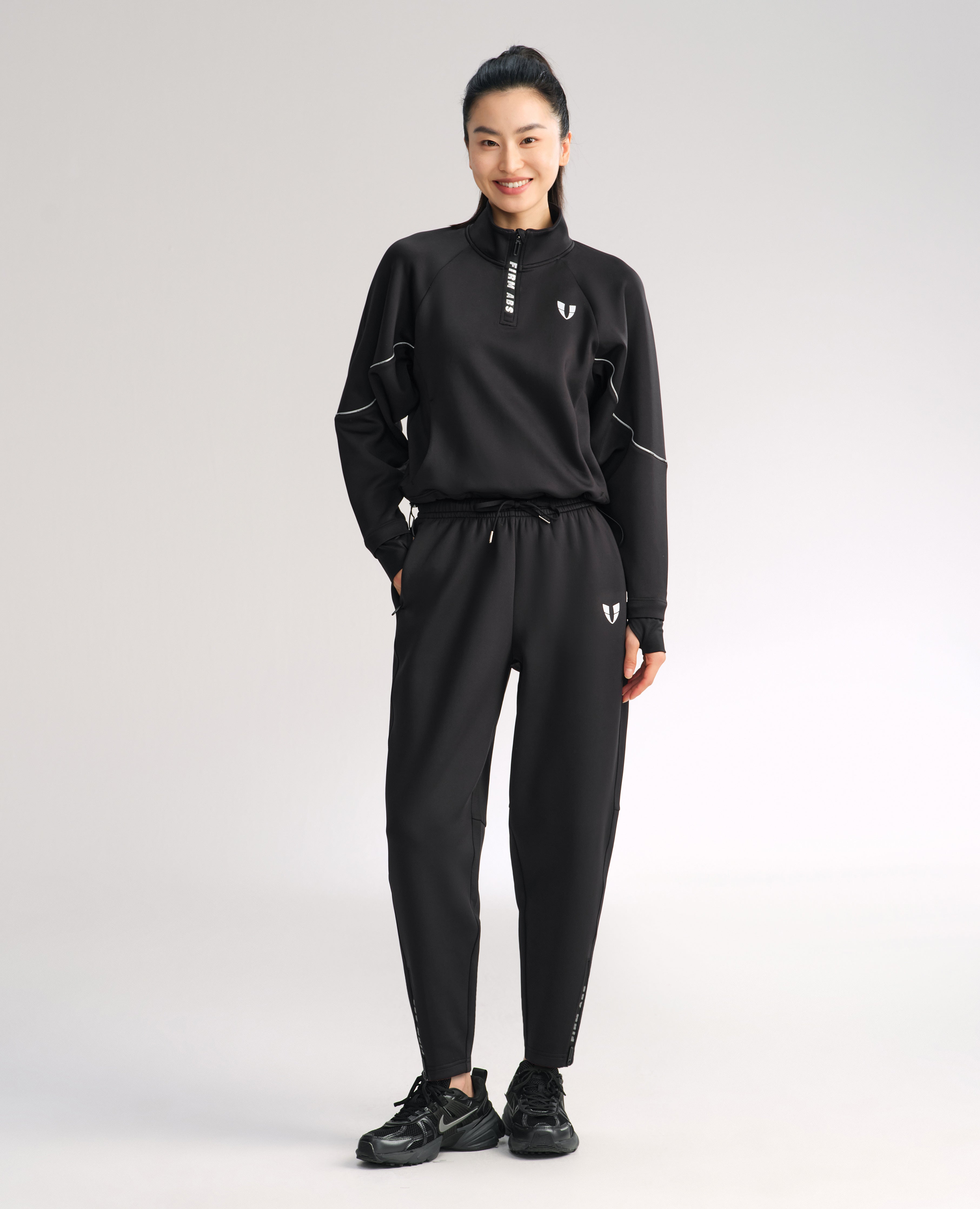 Jogginghose mit lockerer Passform und Taschen - Schwarz