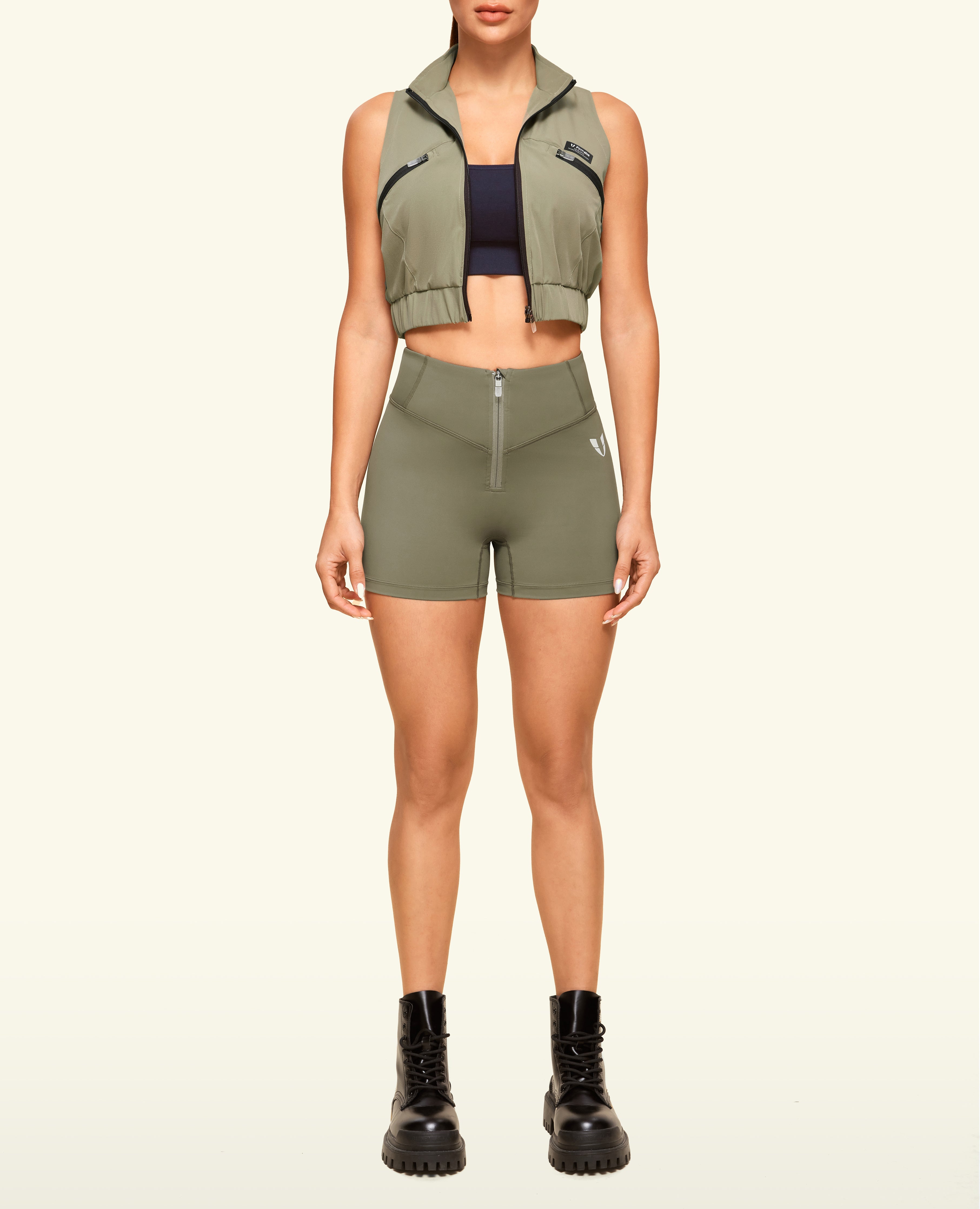 Zip Front Pocket Shorts - Armeegrün