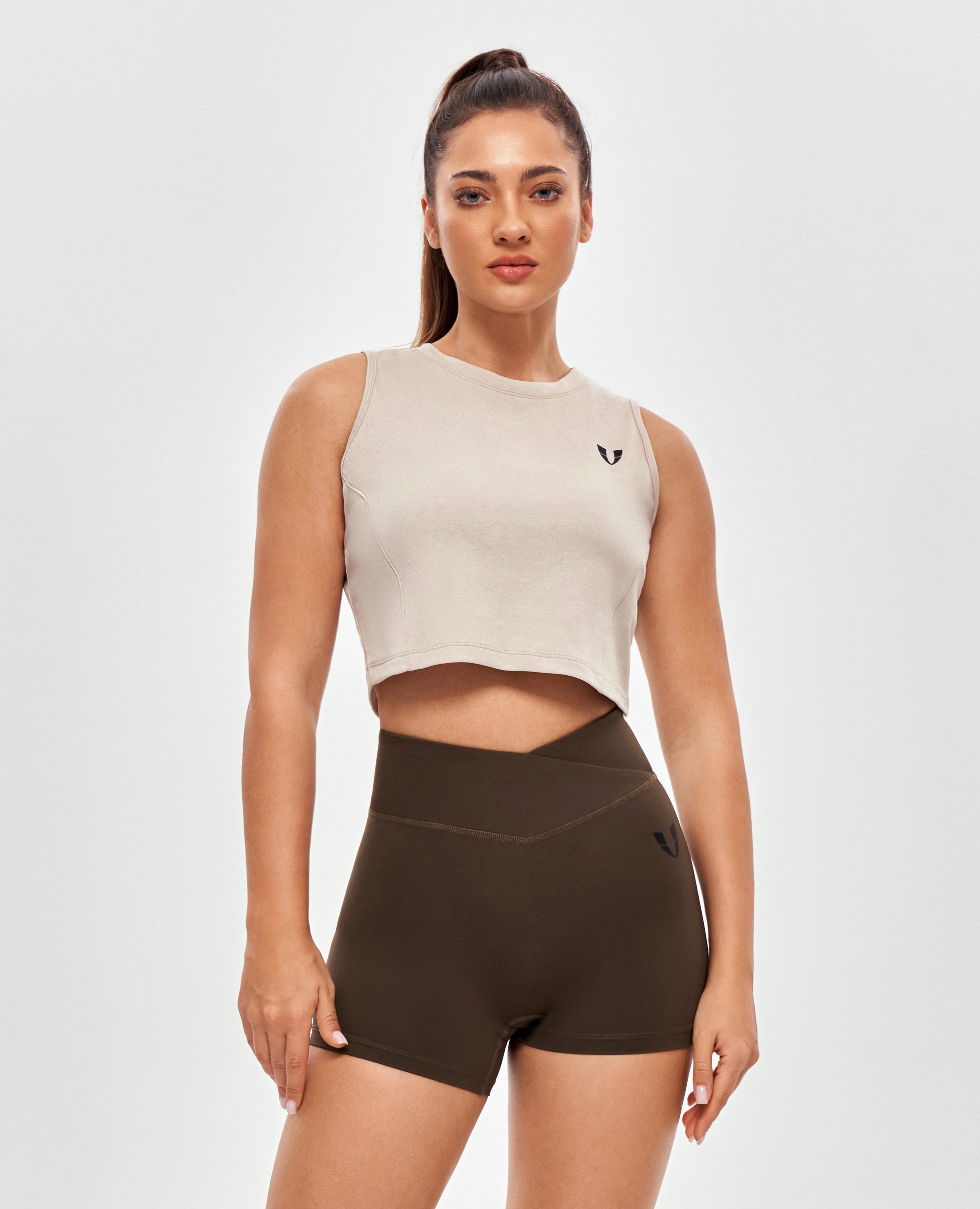 Sporty crop top – beige