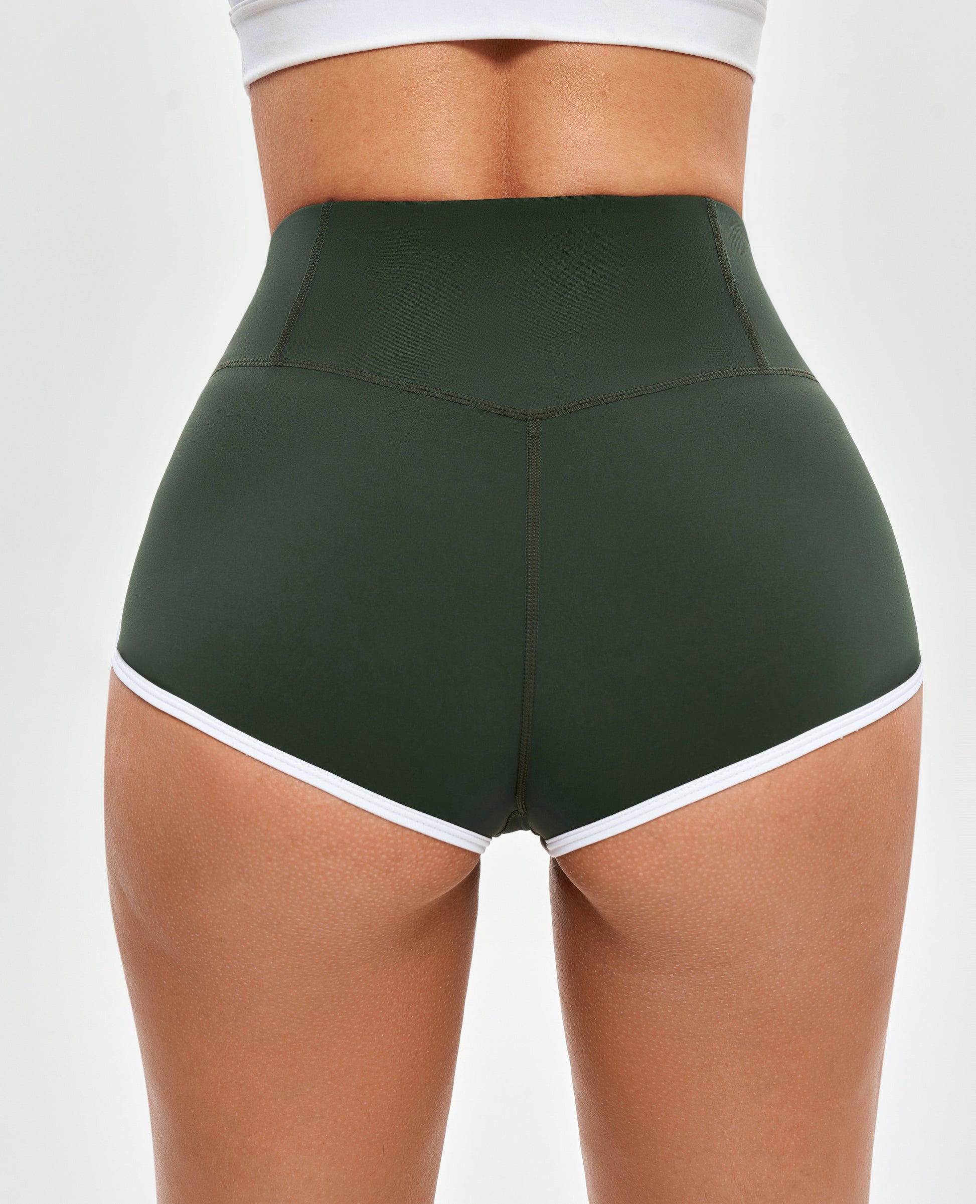 Straffende Butt-Shorts mit V-Taille – Dunkelgrün
