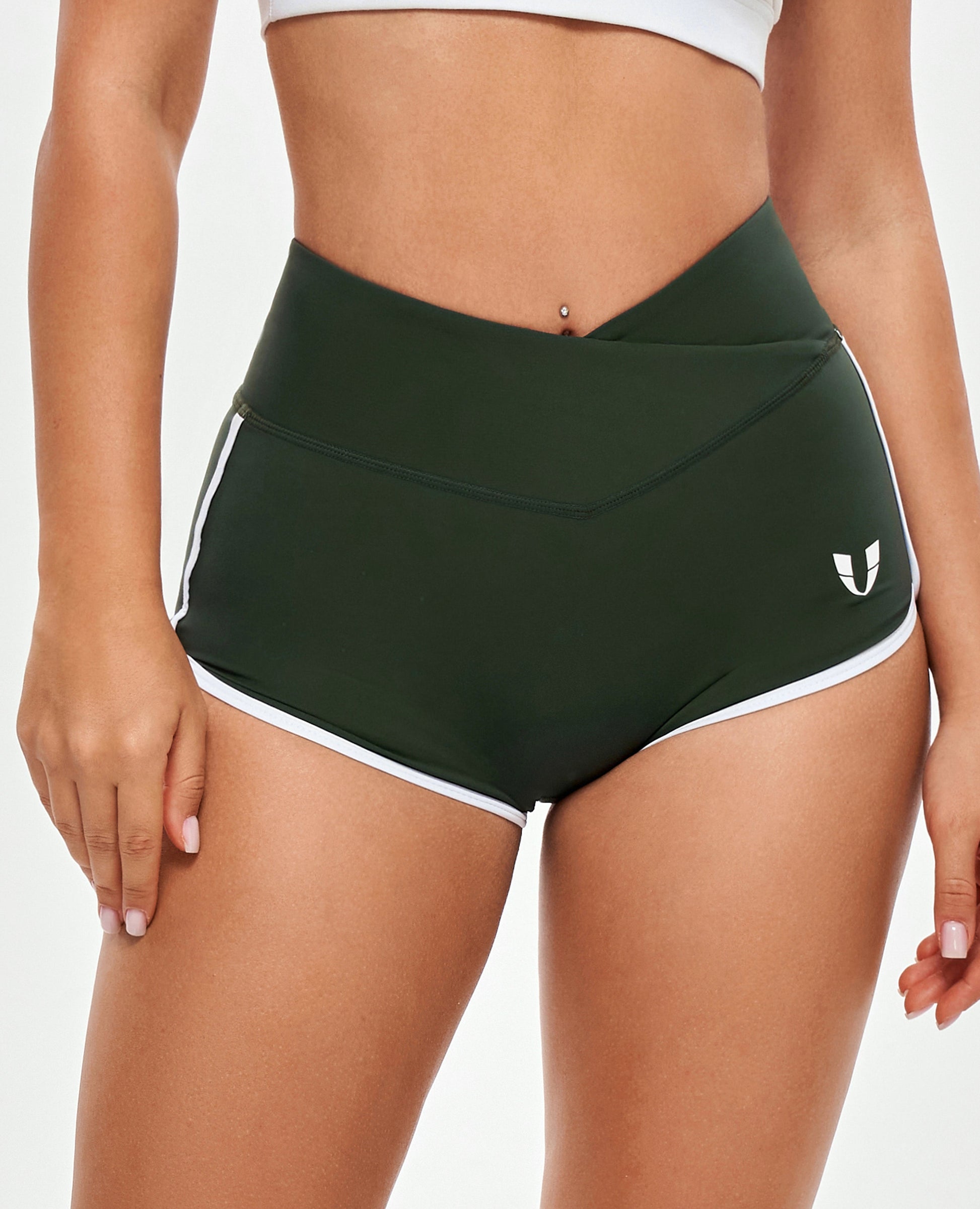 Straffende Butt-Shorts mit V-Taille – Dunkelgrün