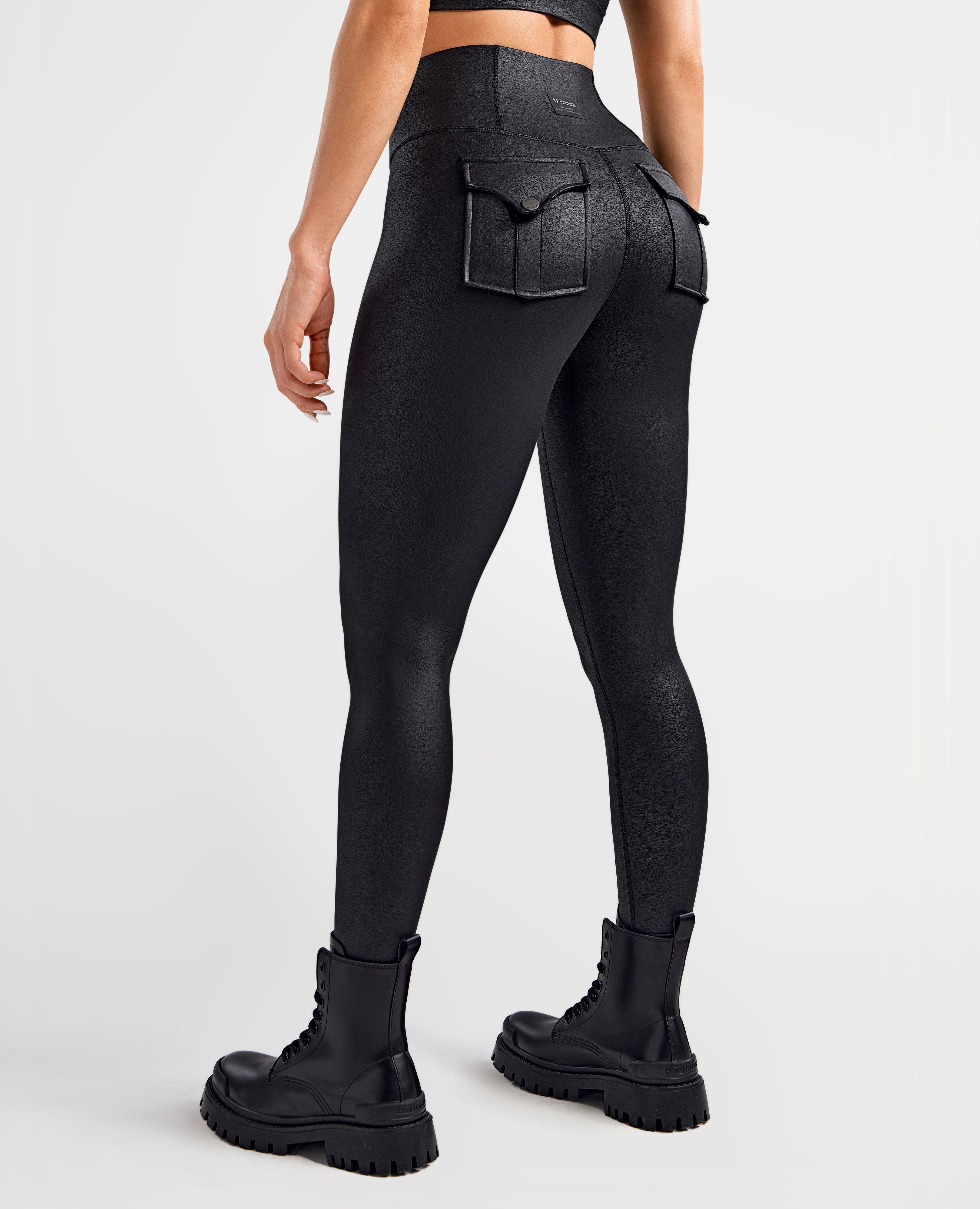 Leggings de puissance de cargaison en cuir en faux cuir - noir