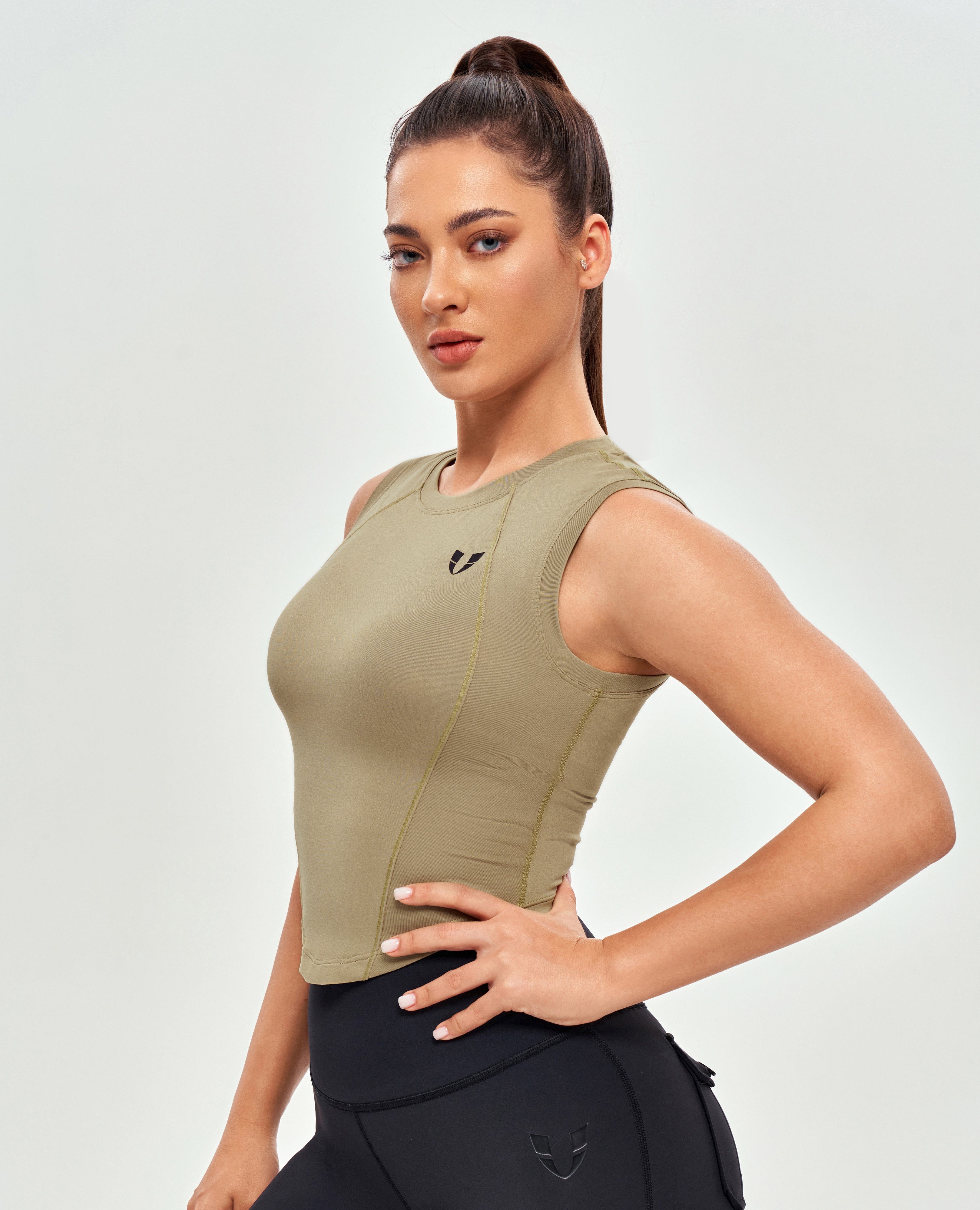 Tanktop mit abgerundetem Saum – Braun