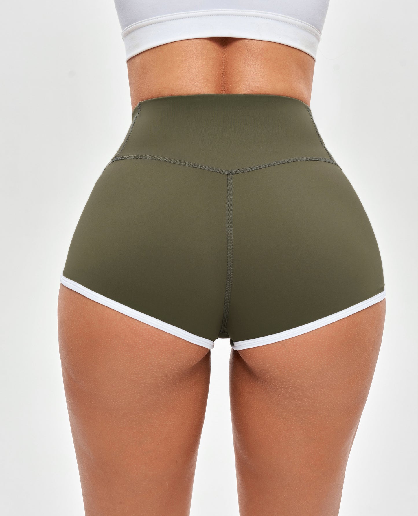 Kurze Shorts mit hoher Taille – Moosgrün