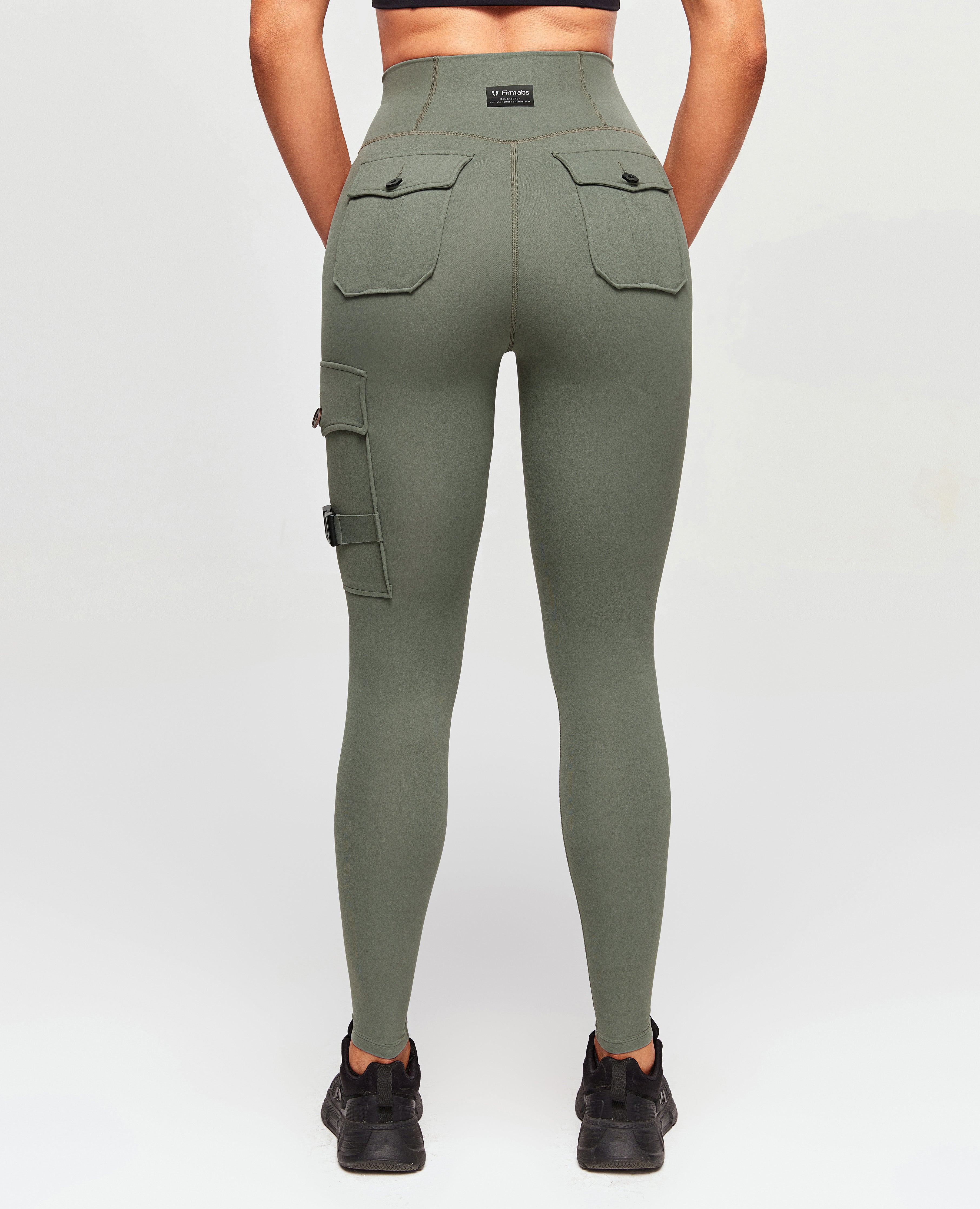 Cargo Fitness Leggings Plus – Campinggrün