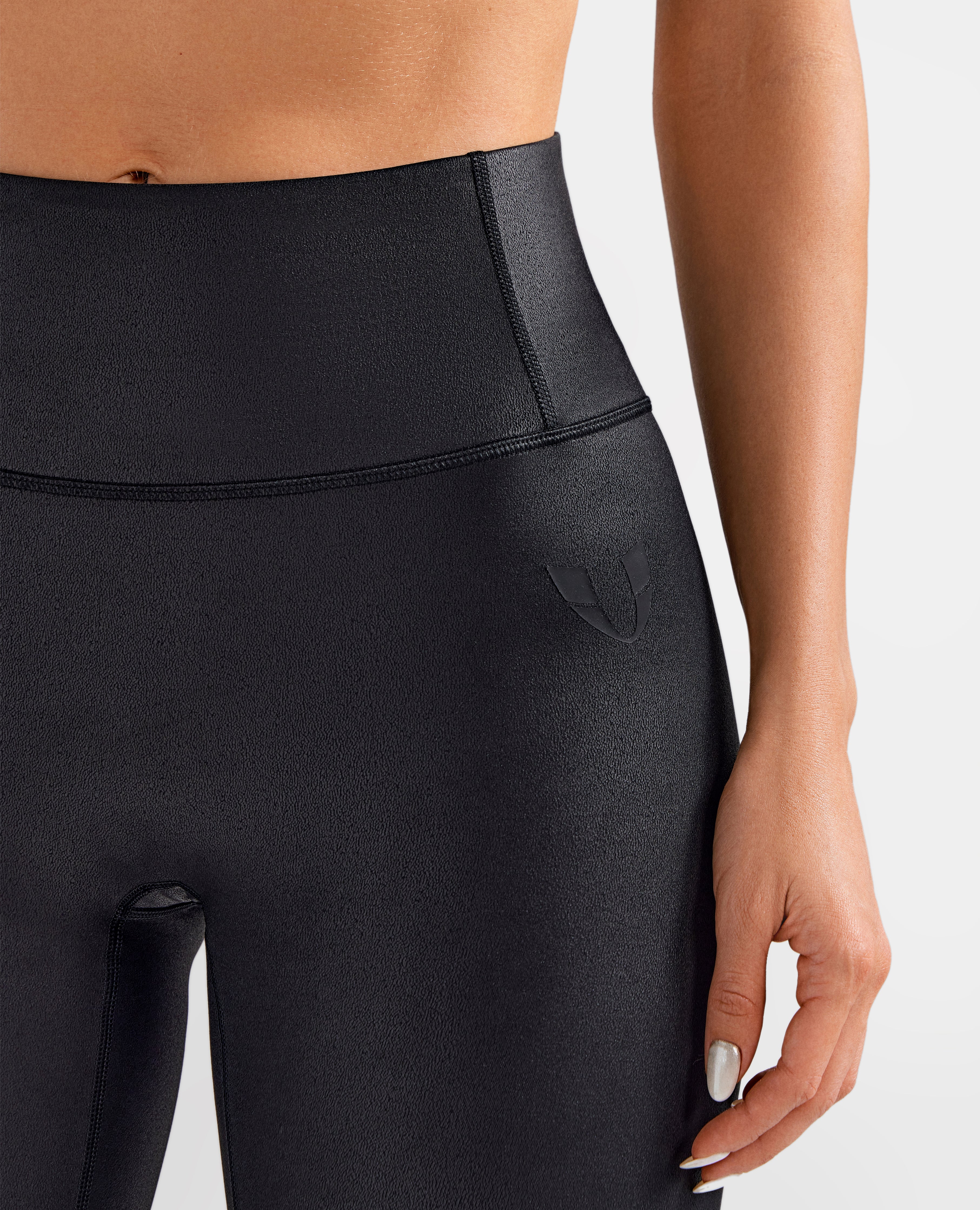 Leggings di energia cargo in pelle finta - nero