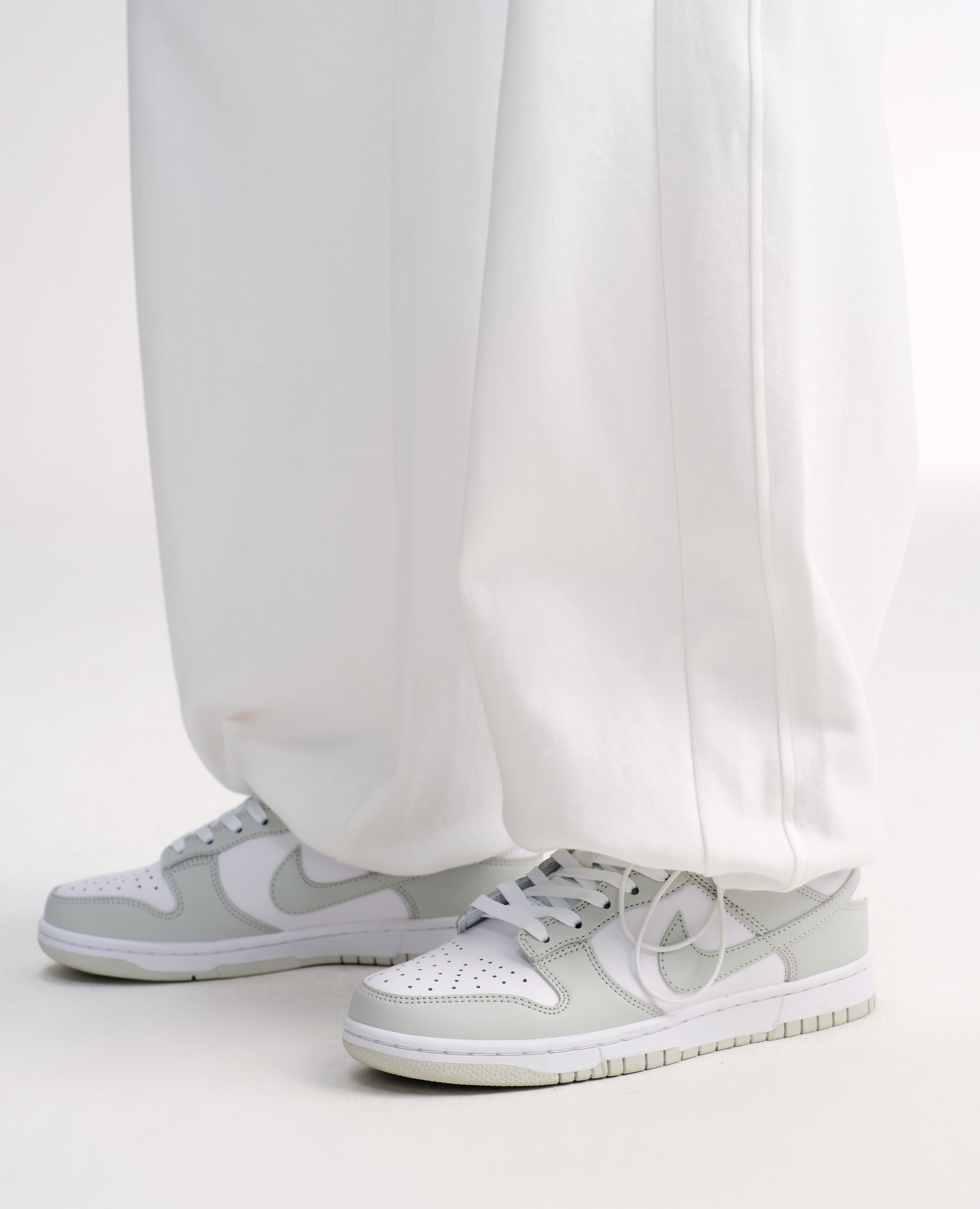 Loose Fit Athletic Drawstring Pants - White