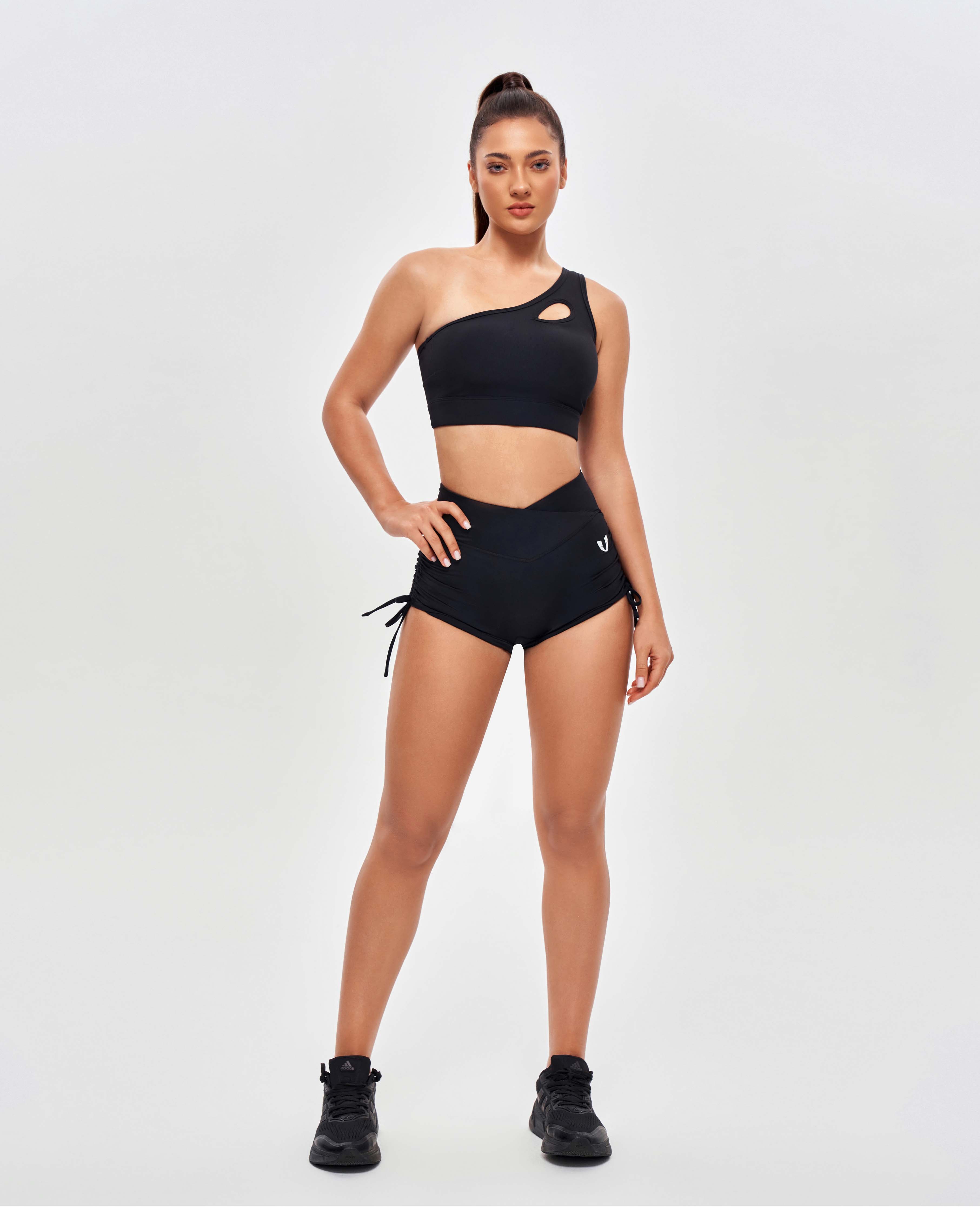 Scrunch-Butt-Shorts mit V-Taille – Schwarz