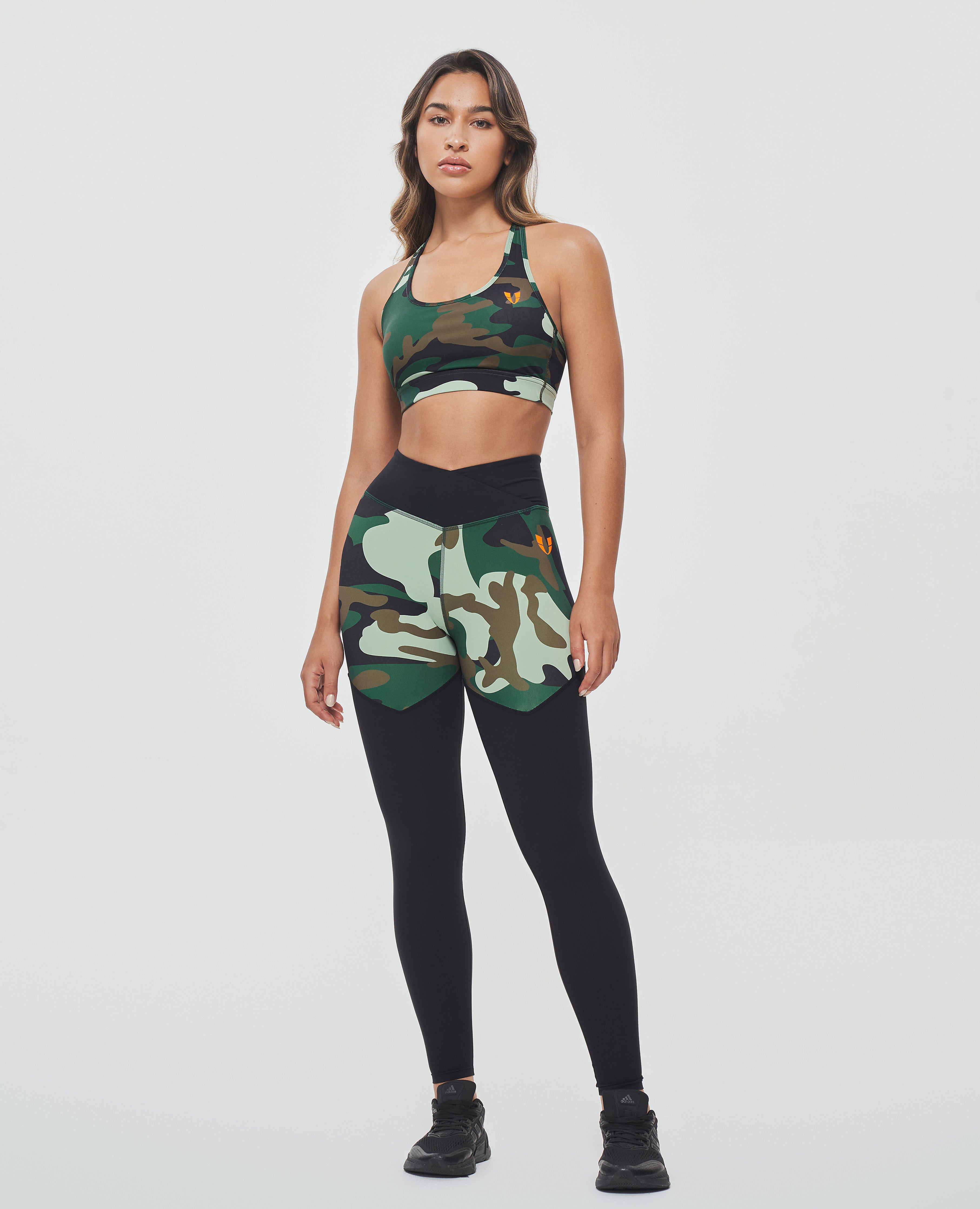 Set – Langärmliges Oberteil mit halbem Reißverschluss und Leggings – Grünes Camouflage