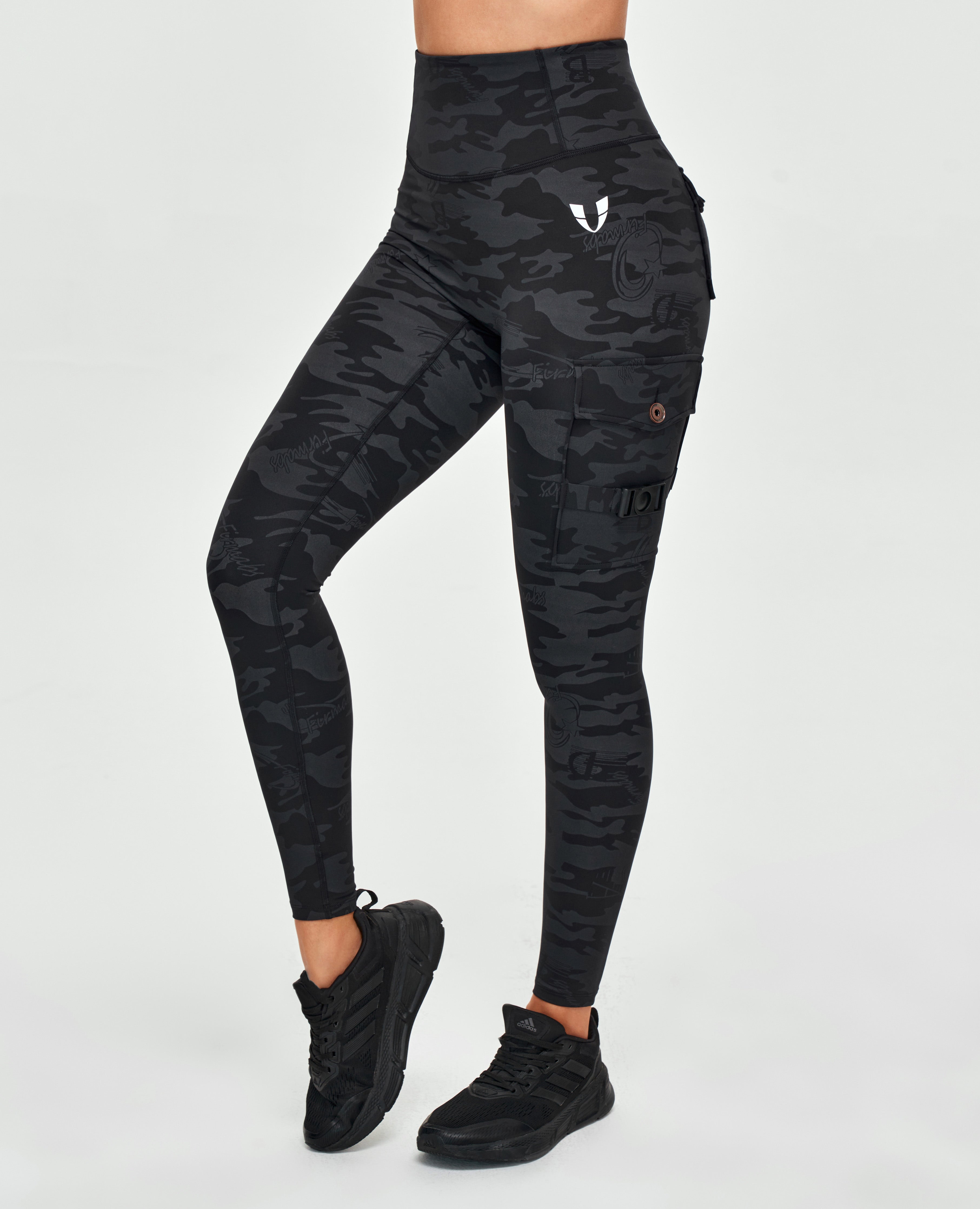 Cargo-Fitness-Leggings – Schwarz-Graues Camouflage