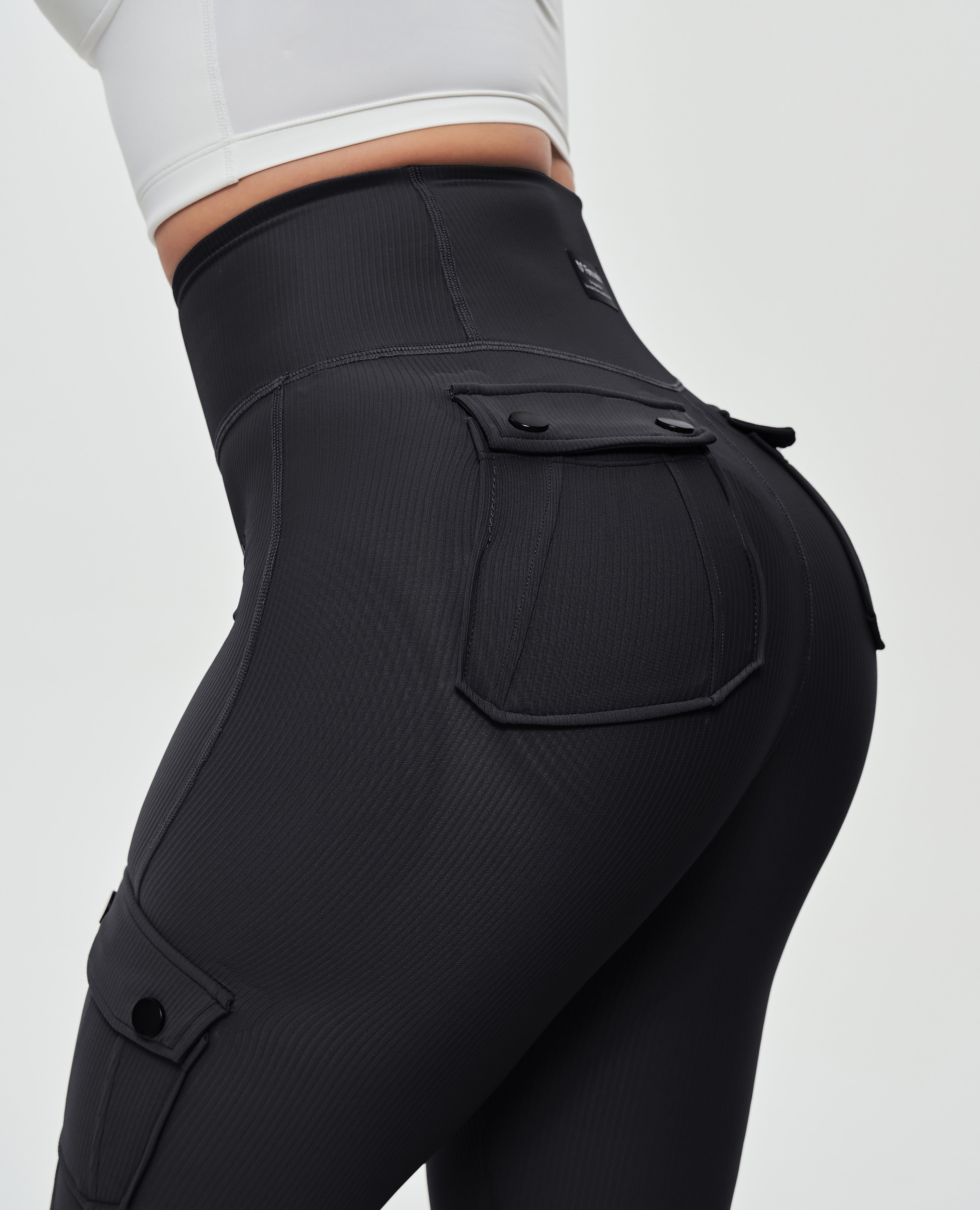 Cargo Pocket Flare Leggings – Schwarz