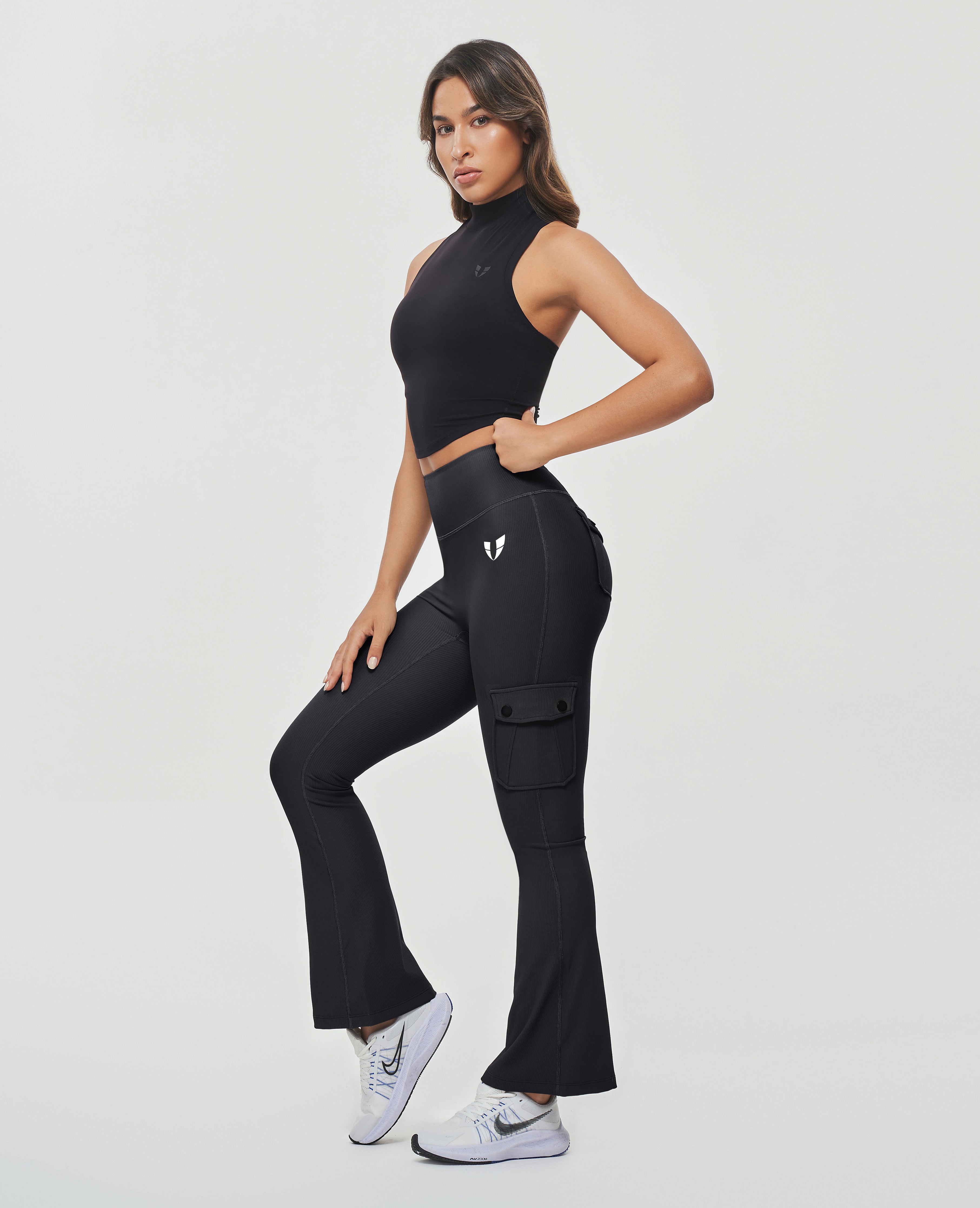 Cargo Pocket Flare Leggings – Schwarz