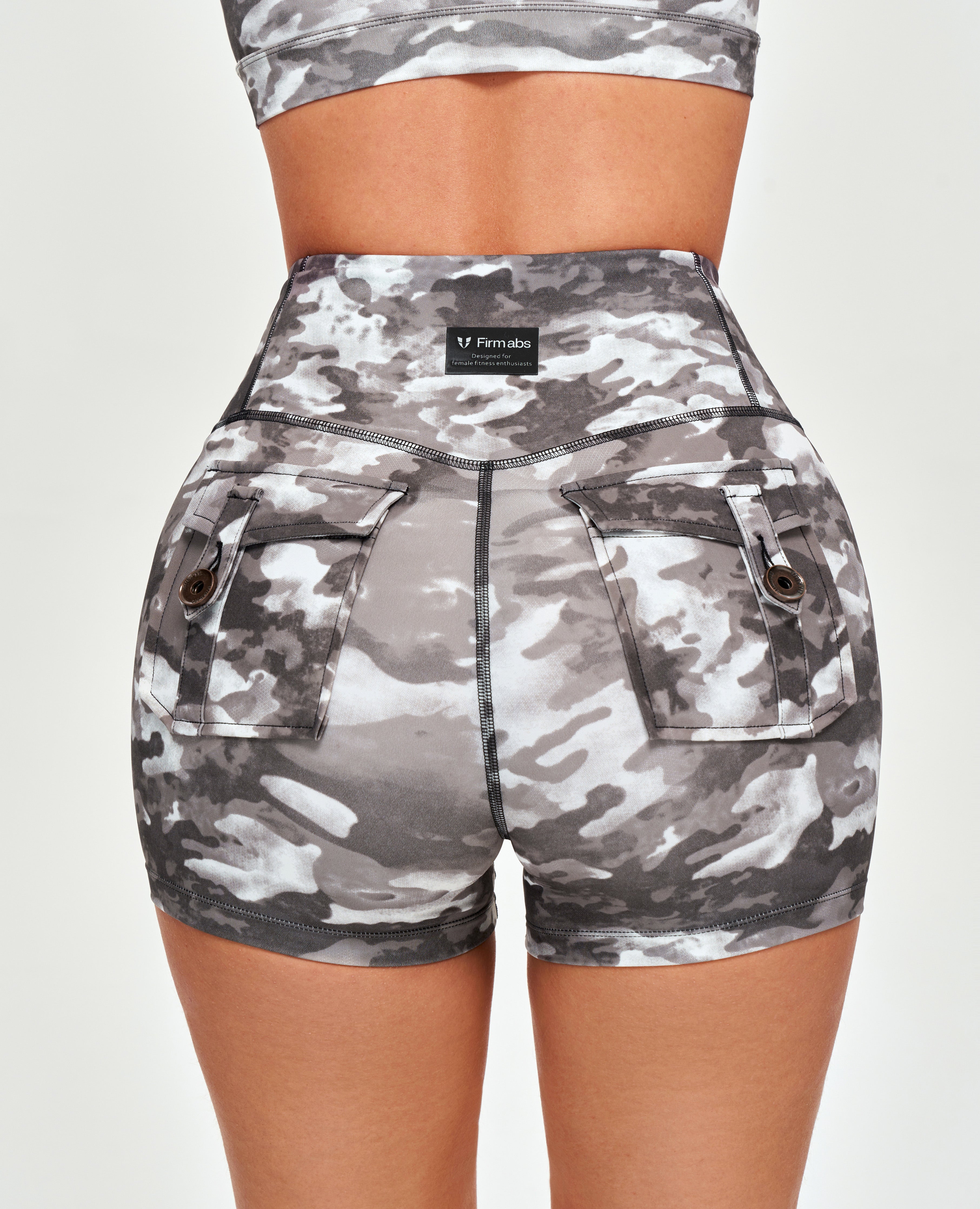 Cargoshorts mit hoher Taille – Batik-Tarnmuster