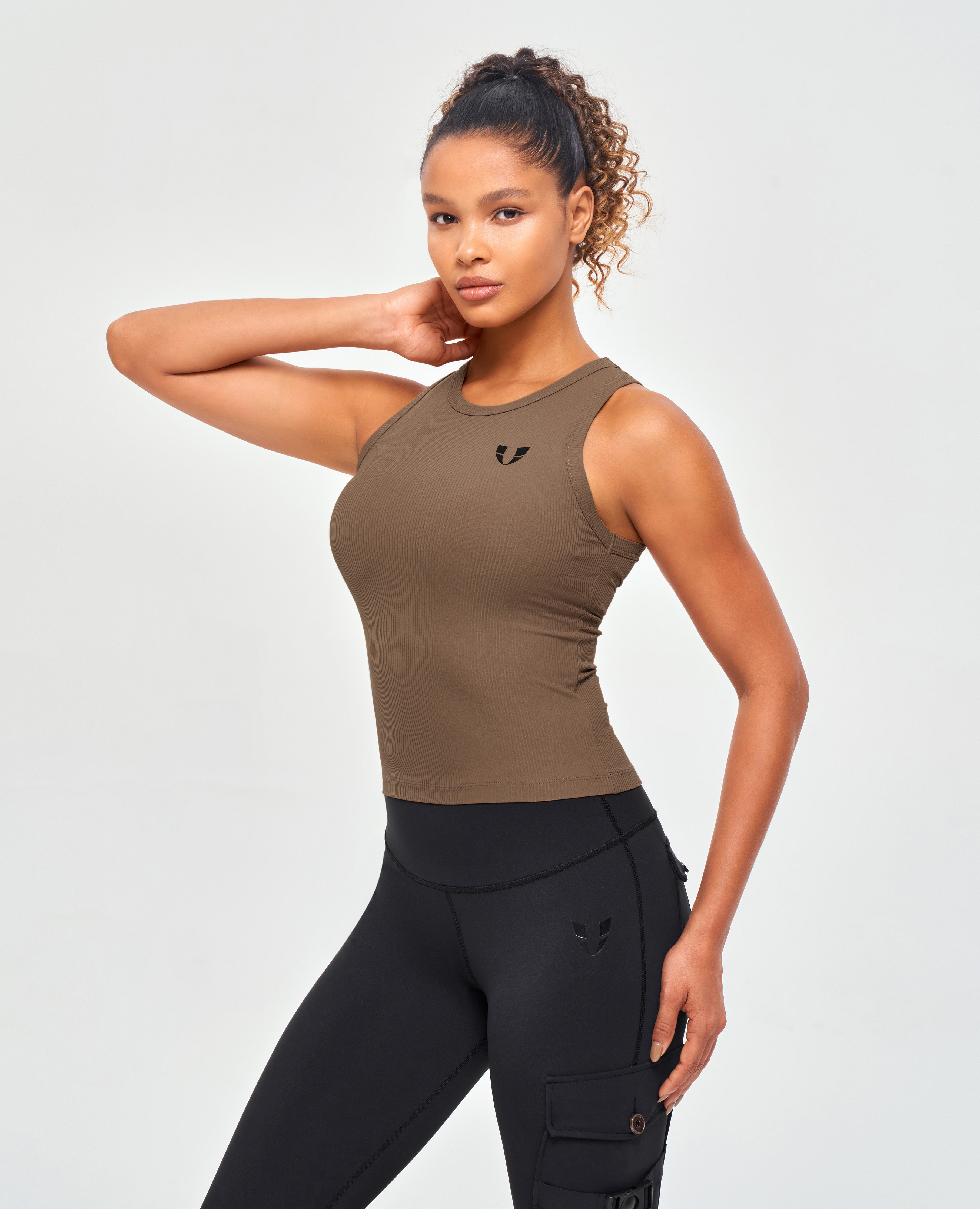 Geripptes Workout-Tanktop – Nussbraun