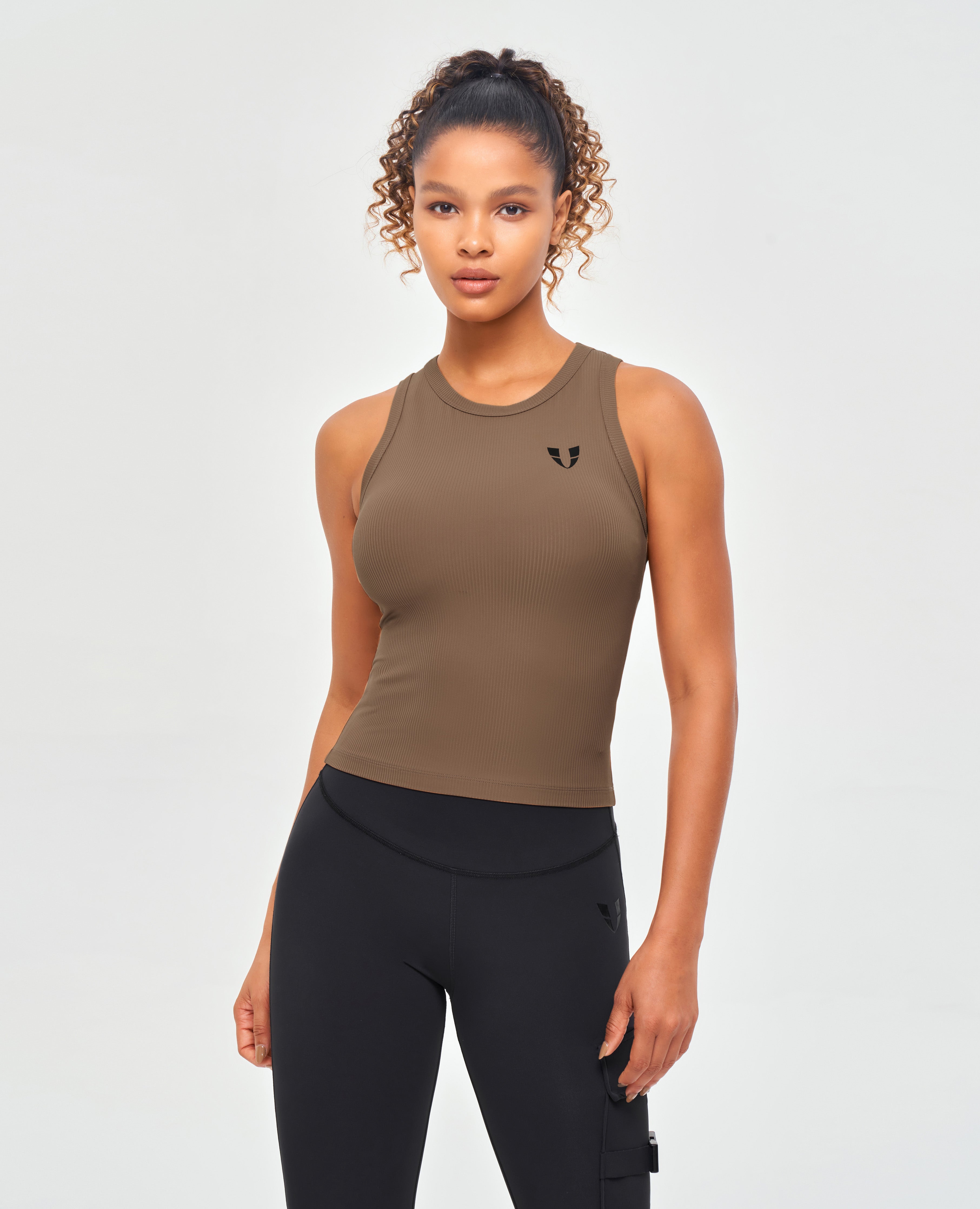 Geripptes Workout-Tanktop – Nussbraun