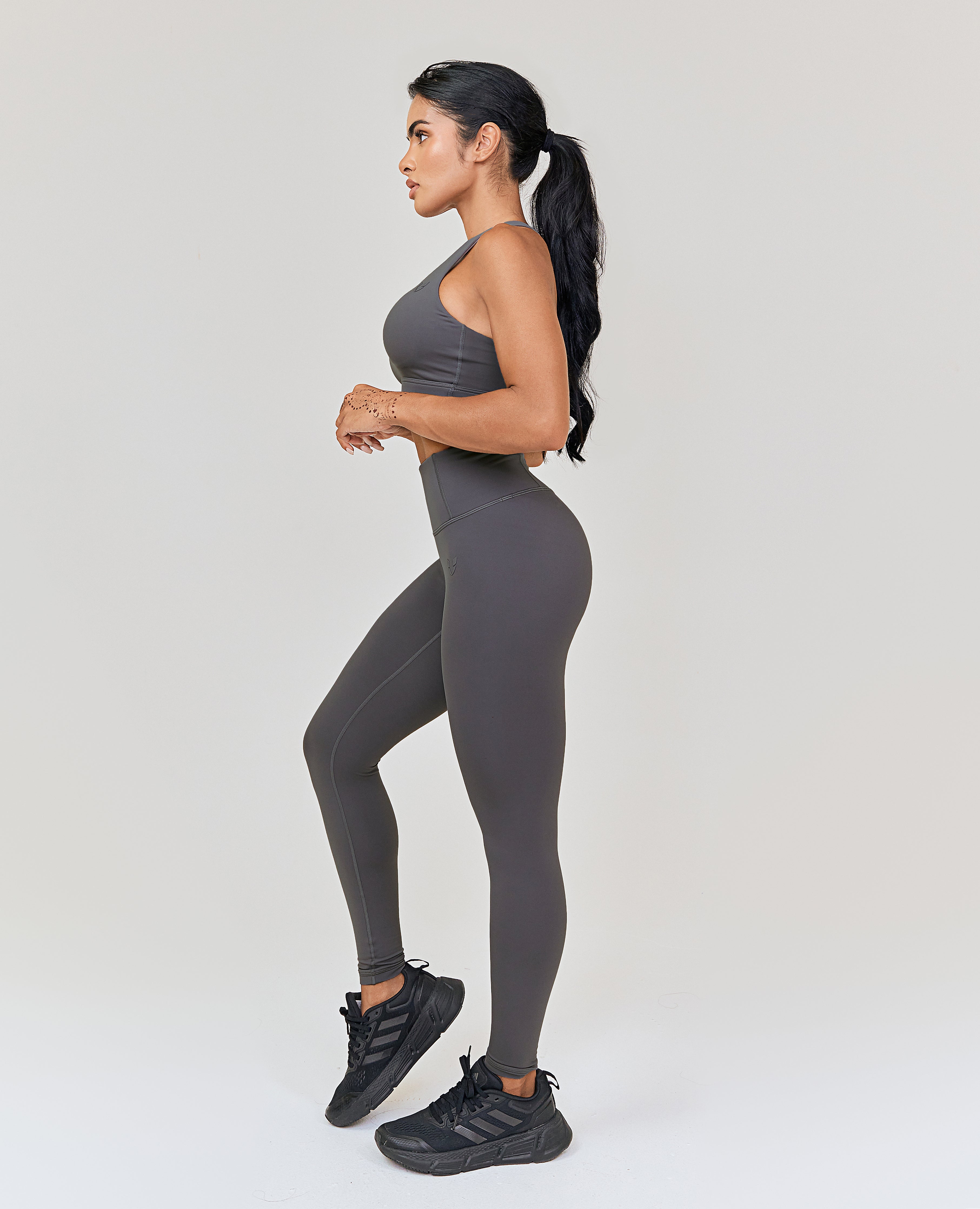 Nahtlose Scrunch-Butt-Leggings – Grau