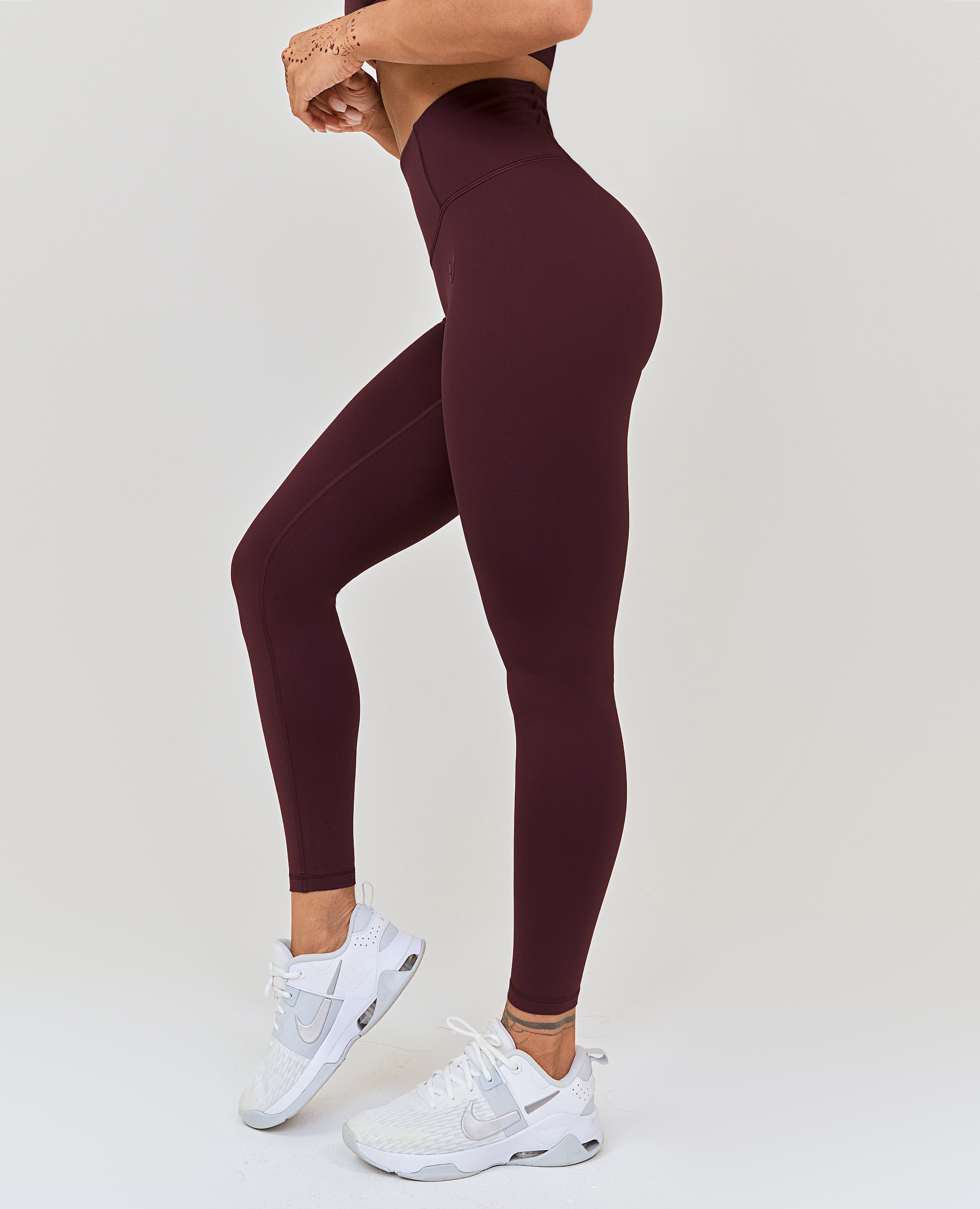 Nahtlose Scrunch-Butt-Leggings – Weinrot