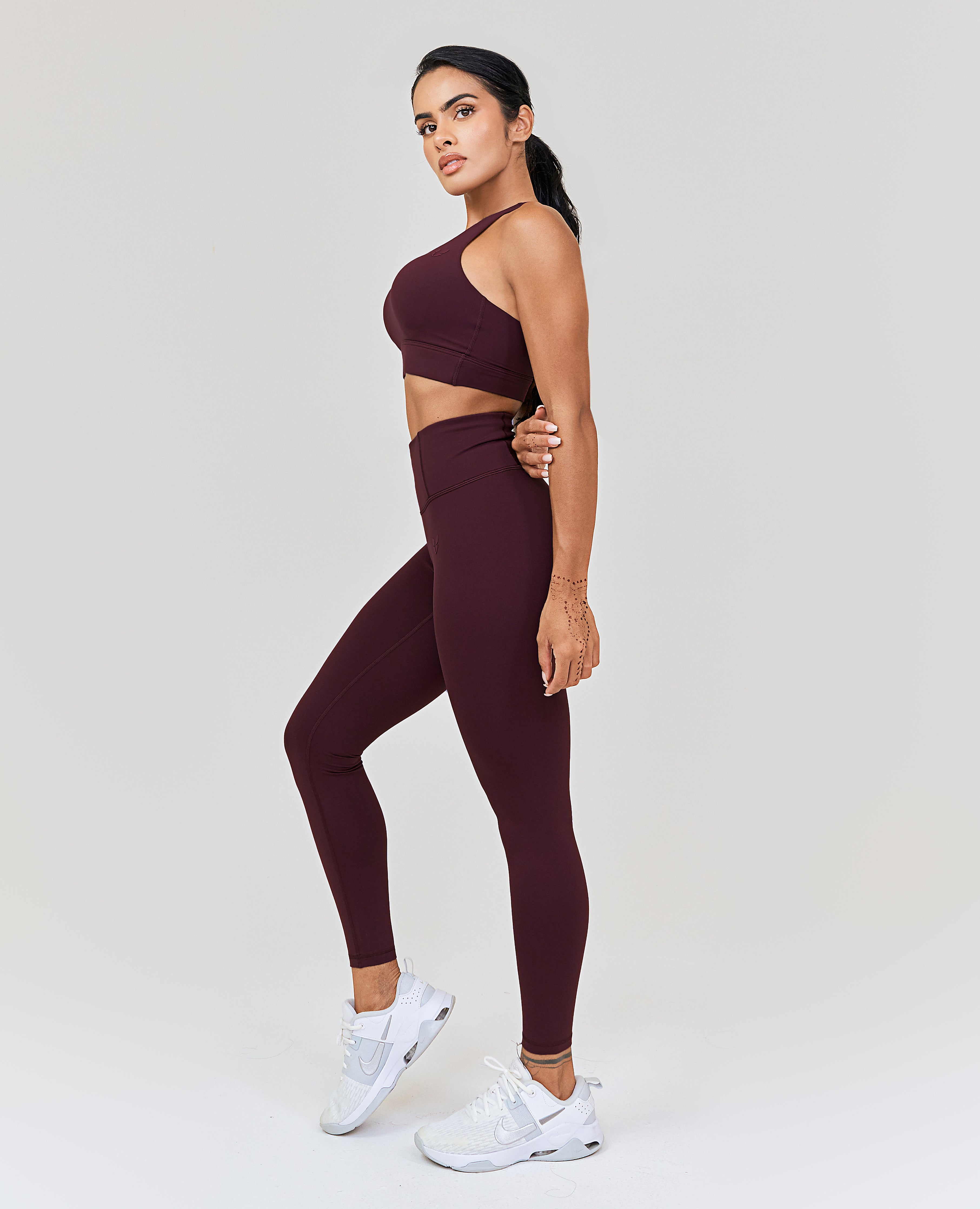 Nahtlose Scrunch-Butt-Leggings – Weinrot