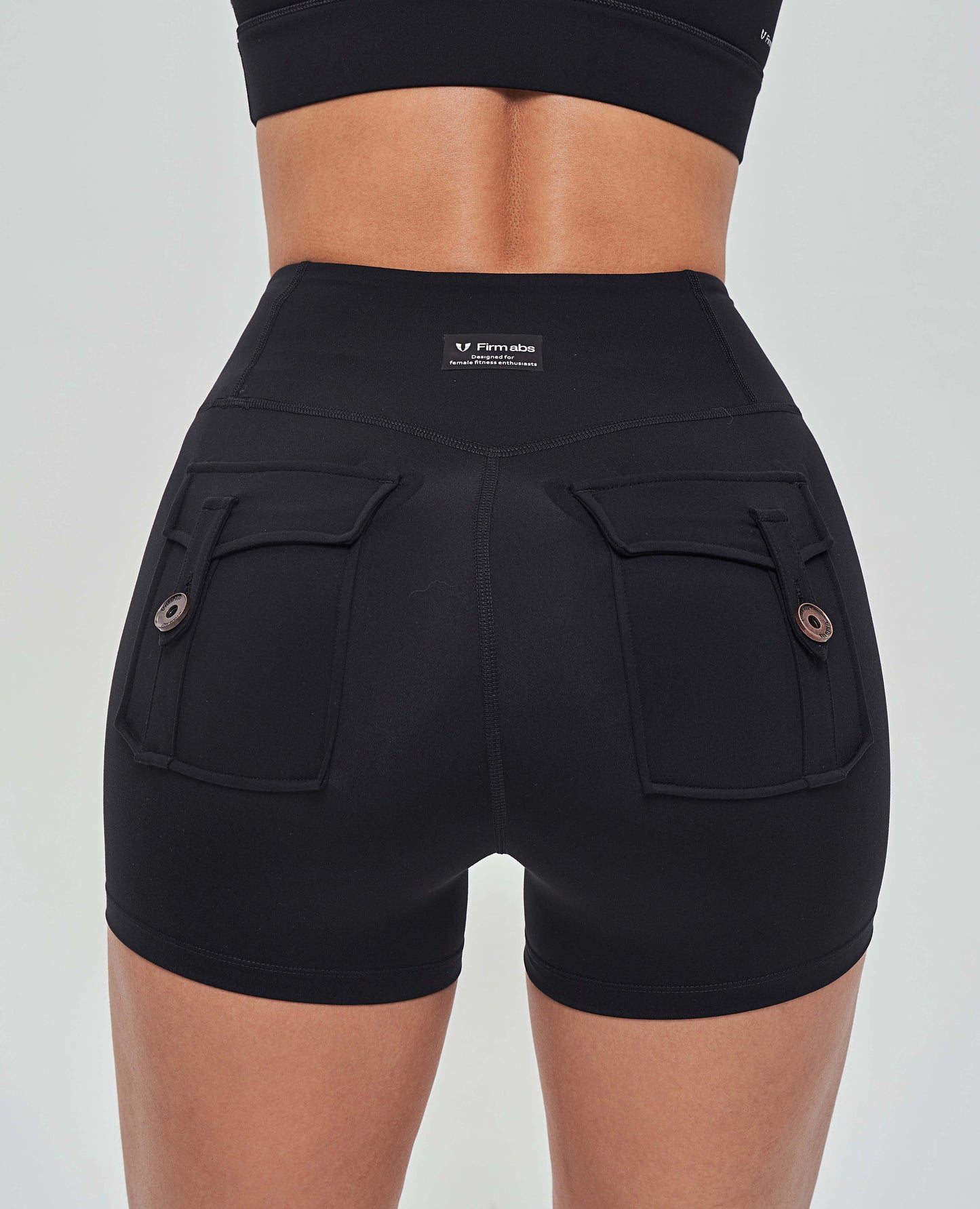 V-waist Cargo Shorts - Black