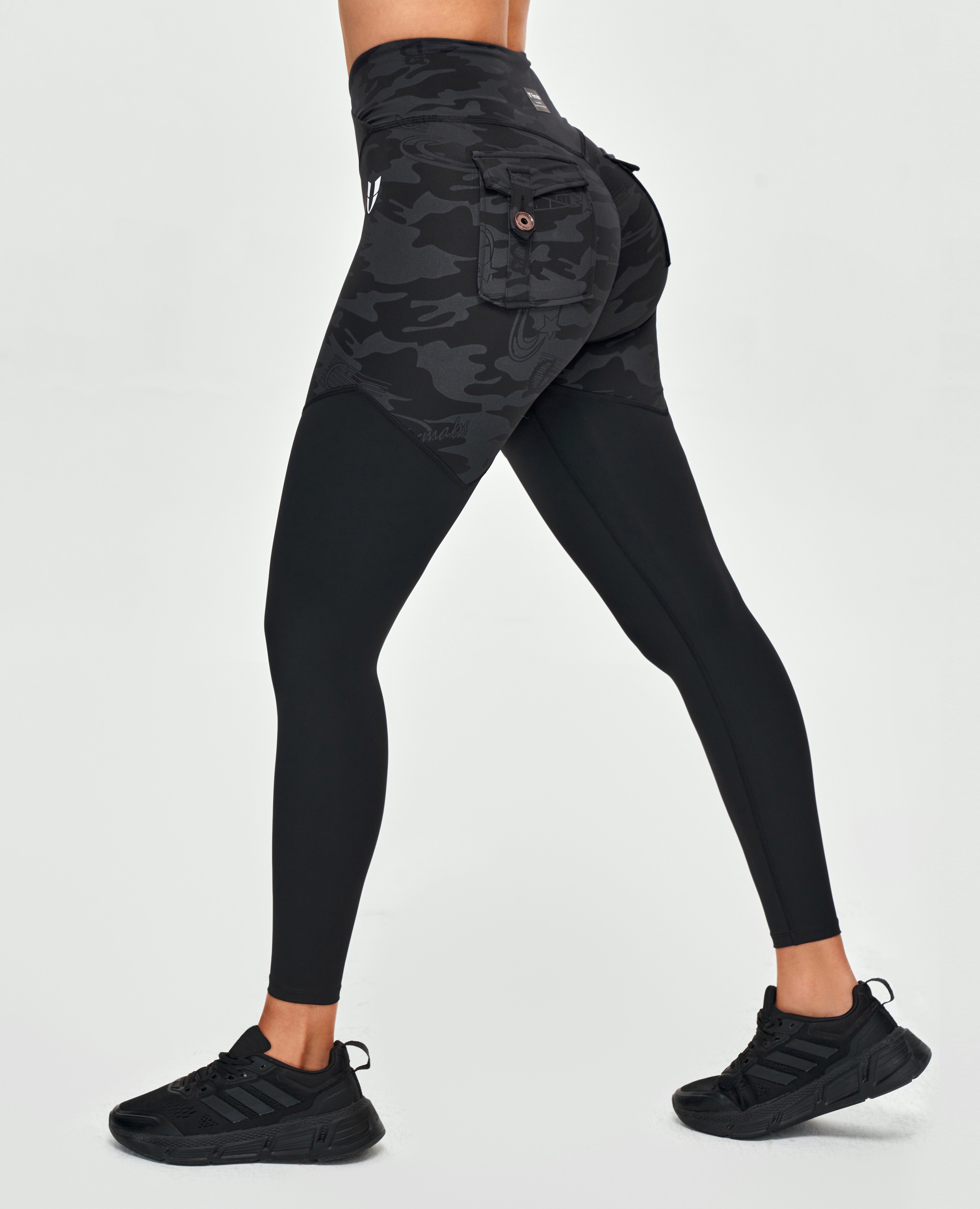 Gymnastik-Leggings mit V-Taille – Schwarz-Graues Camouflage